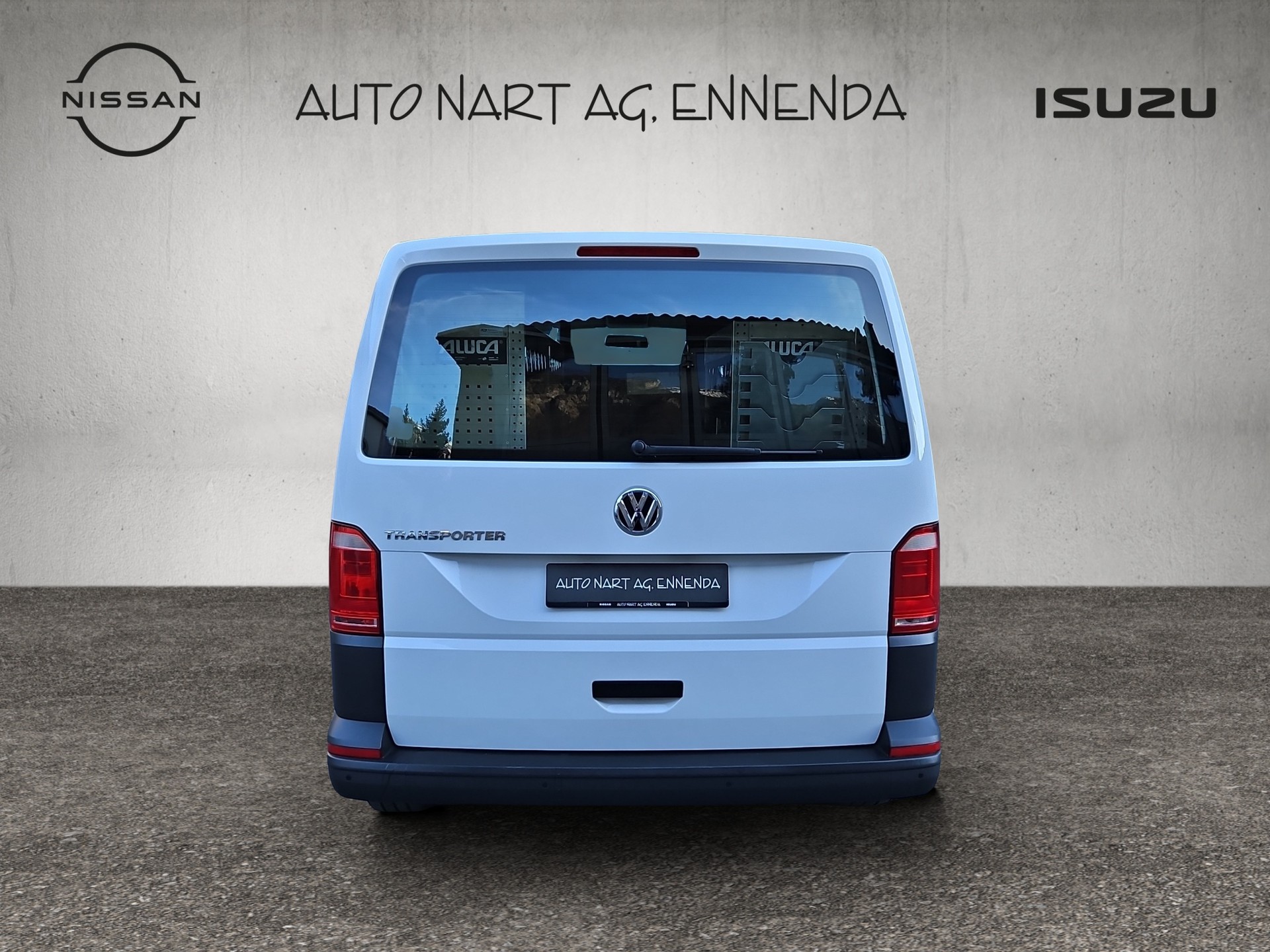 VW T6 Transporter 2.0 TDI - Innenausbau-showroom-element-3