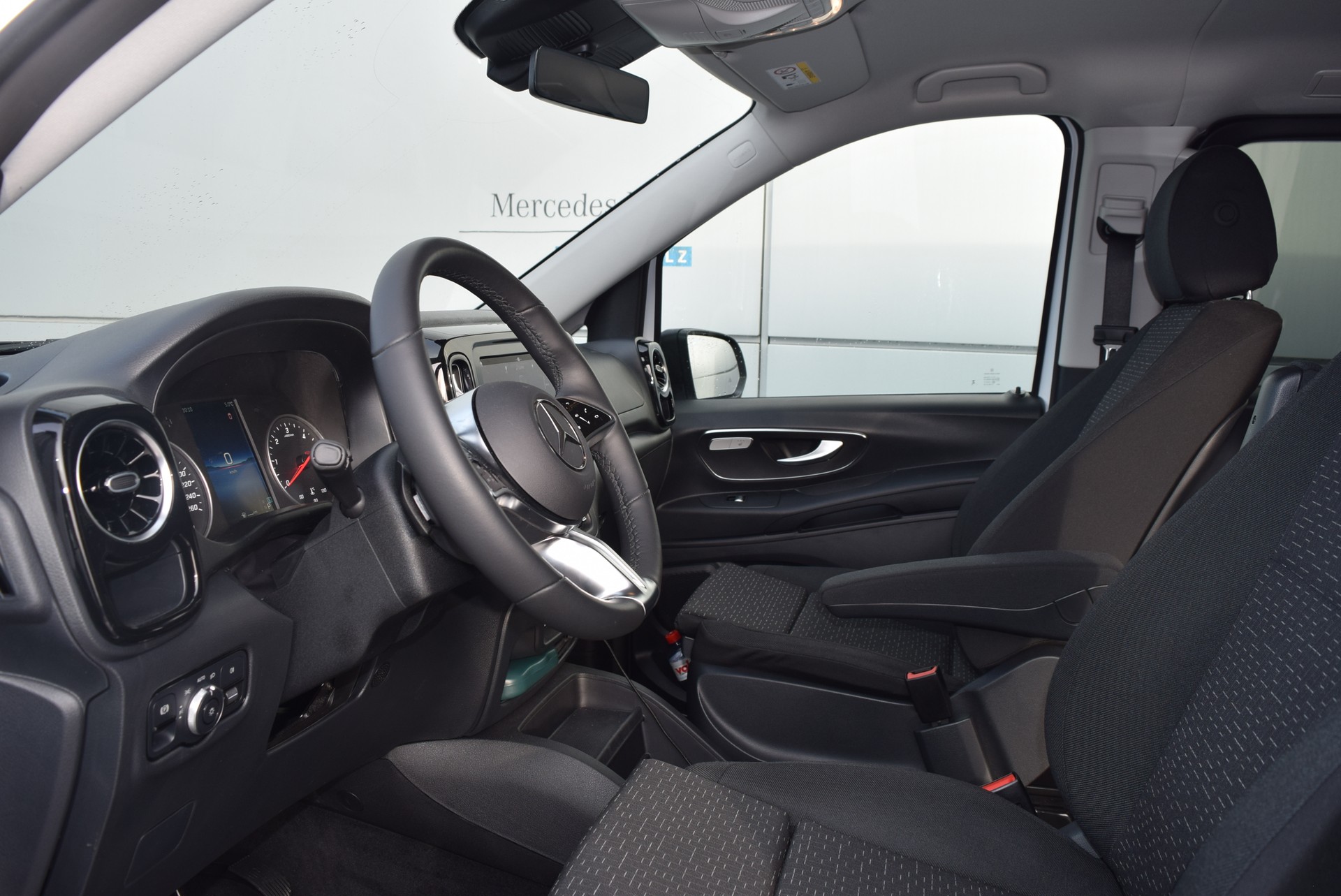 MERCEDES-BENZ Vito 116 CDI Lang Tourer 9G-Tronic 4M Select-image-7