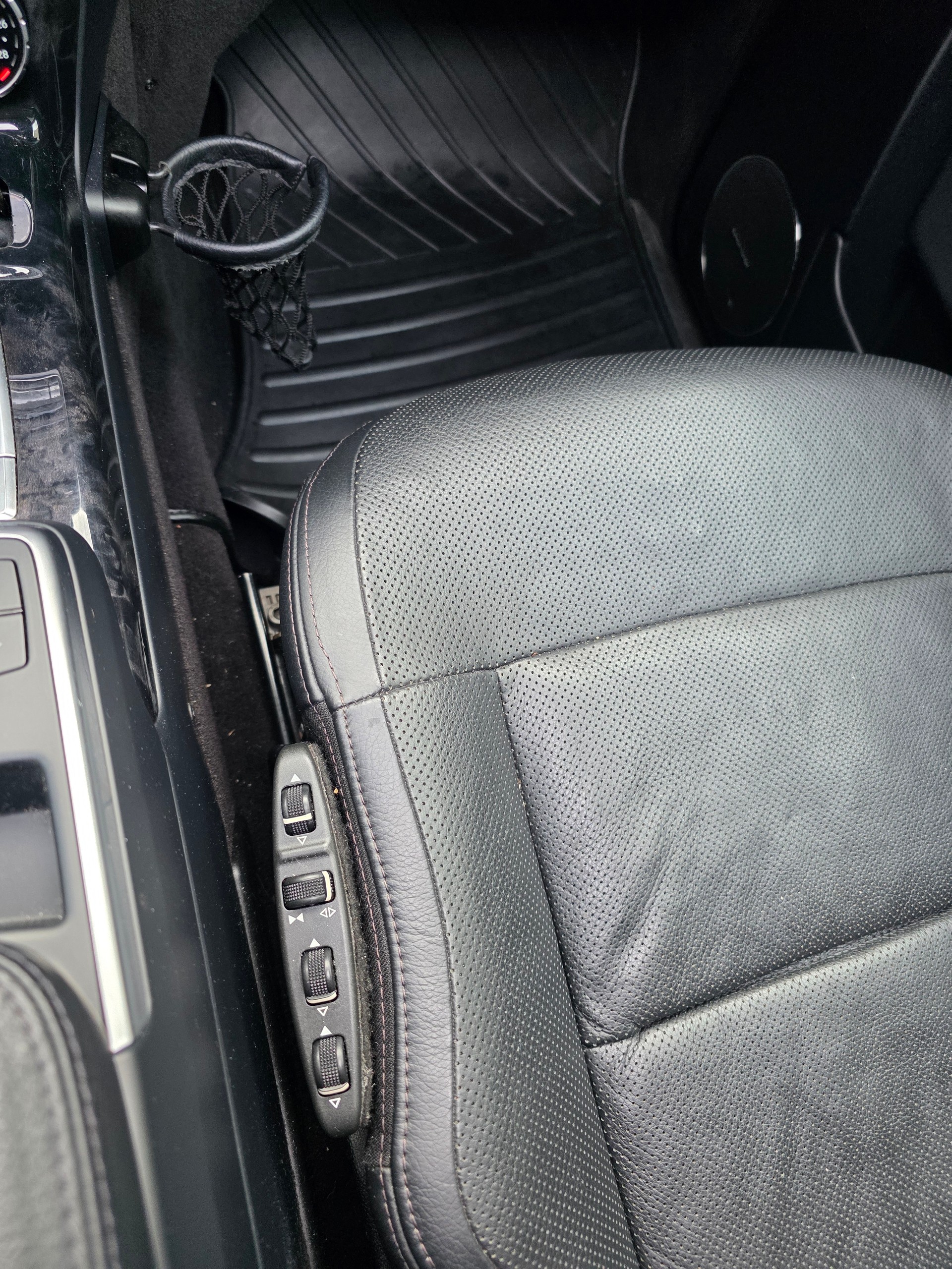 MERCEDES-BENZ G 350-image-22
