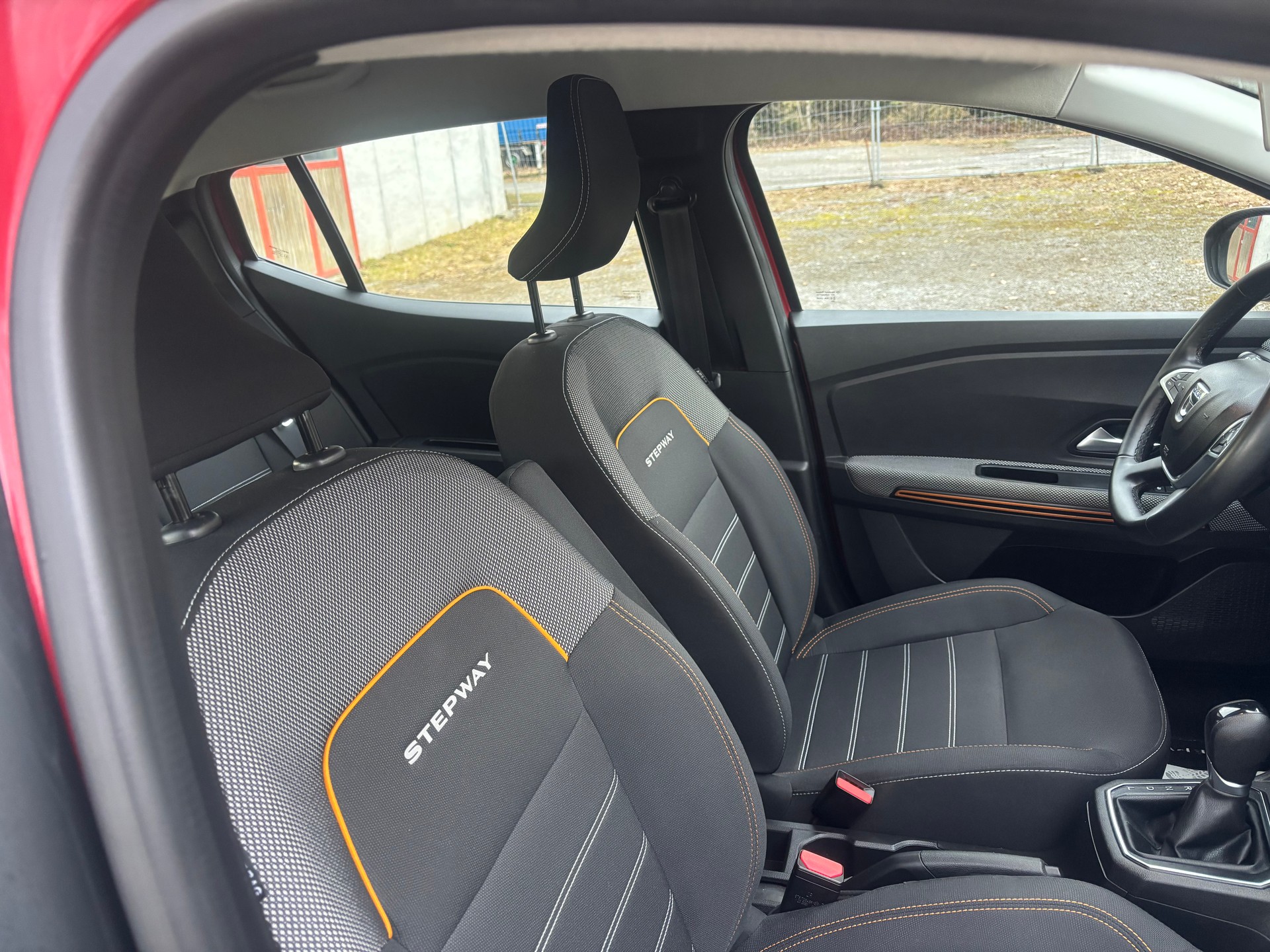 DACIA Sandero TCe 90 Comfort CVT-image-8