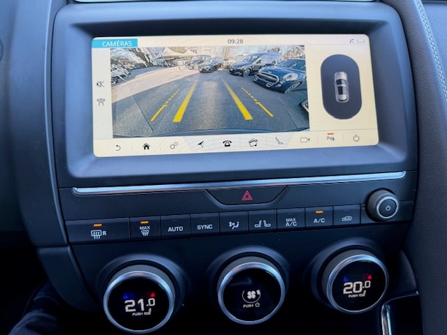 JAGUAR E-Pace P200 R-Dynamic S AWD Automatik-image-12