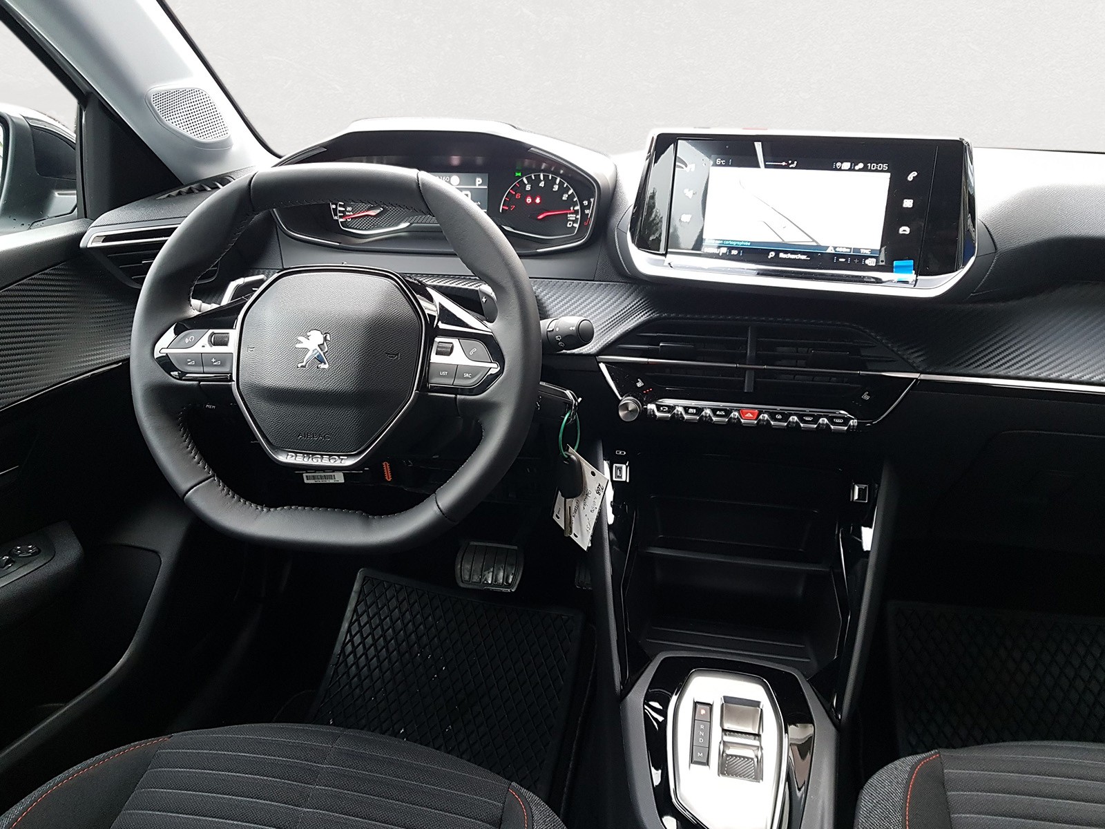 PEUGEOT 208 1.2 Hybrid Allure Premium-image-7