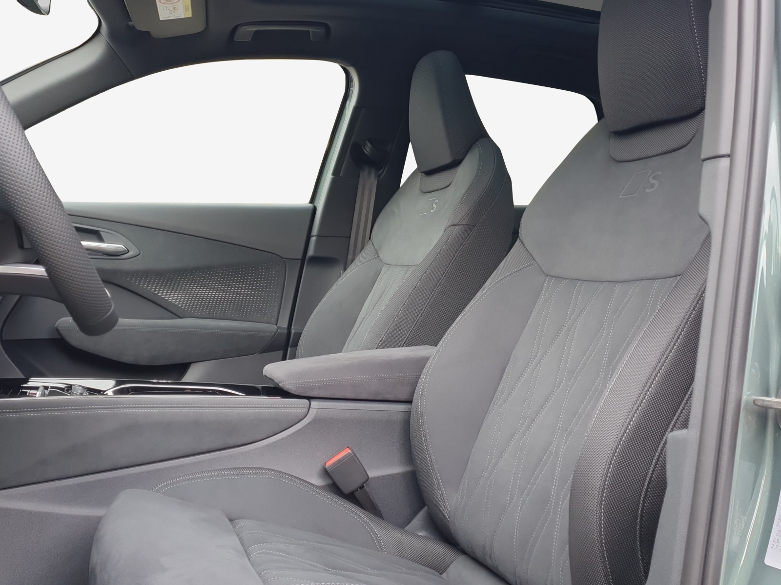 AUDI Q3 SUV e-hybrid 200 kW S tronig-image-7