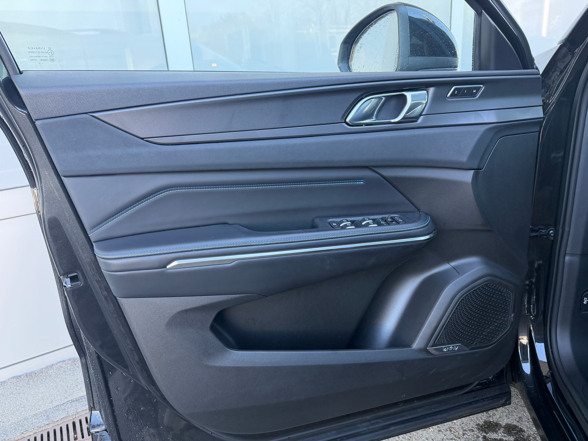 LYNK & CO 01 PHEV-image-10