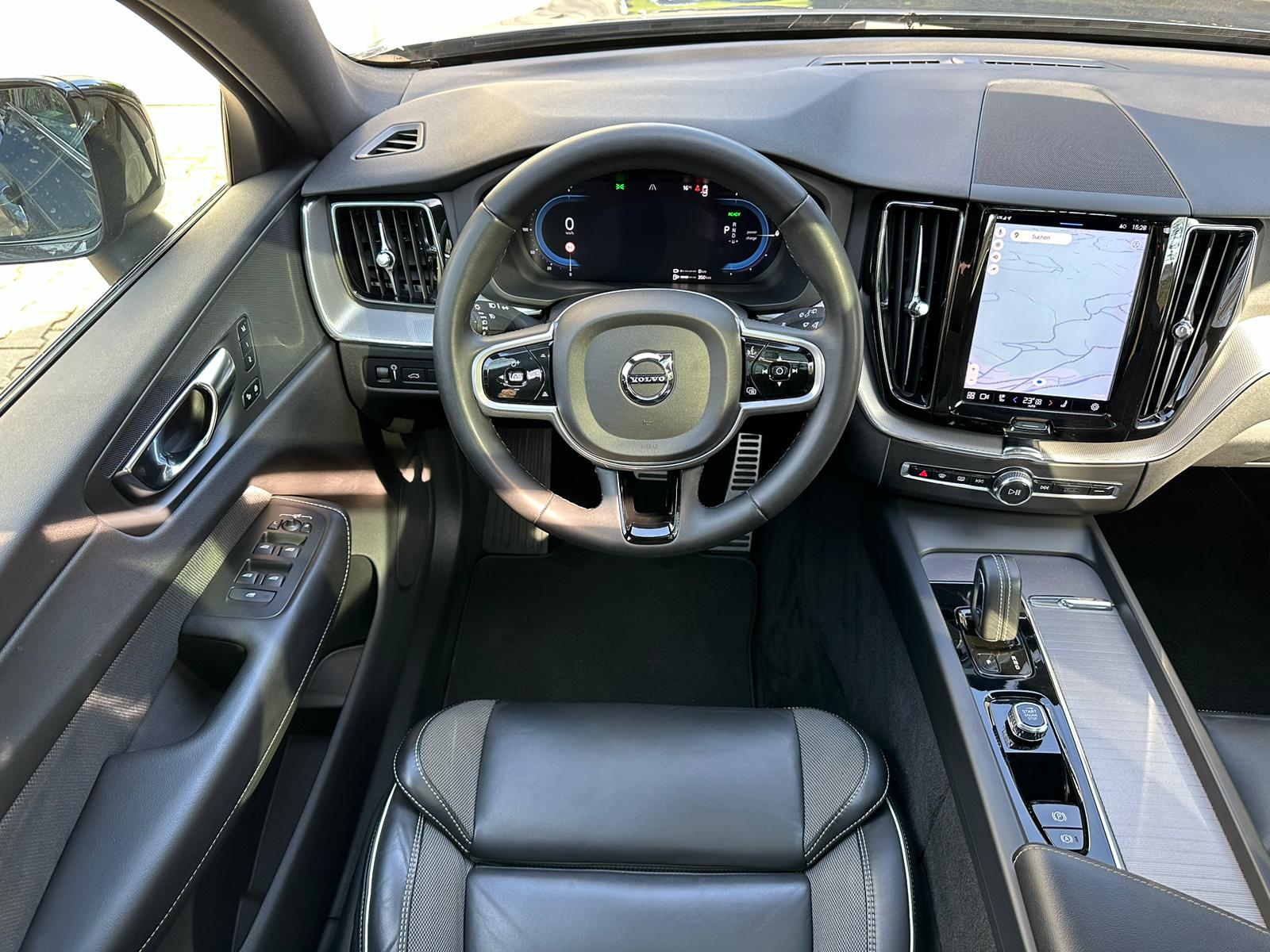 VOLVO XC60 T6 eAWD R-Design Geartronic-image-21