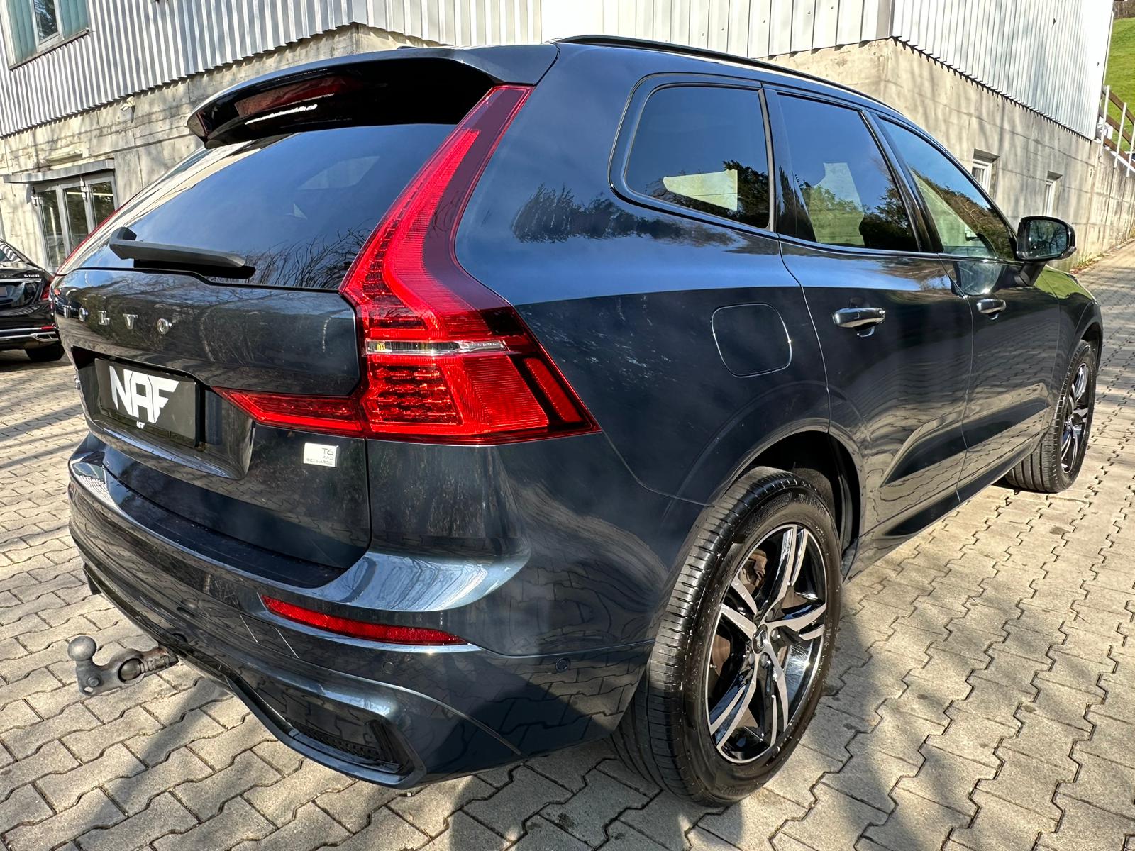 VOLVO XC60 T6 eAWD R-Design Geartronic-image-5