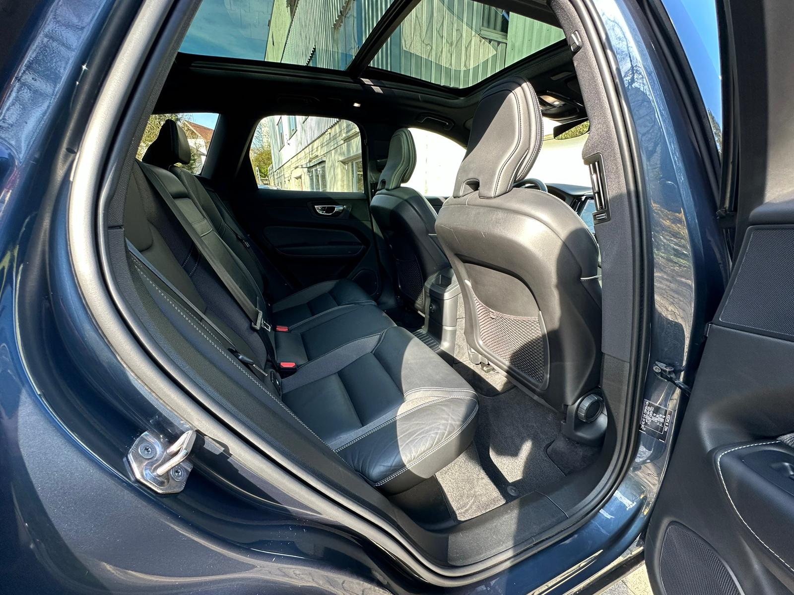 VOLVO XC60 T6 eAWD R-Design Geartronic-image-17