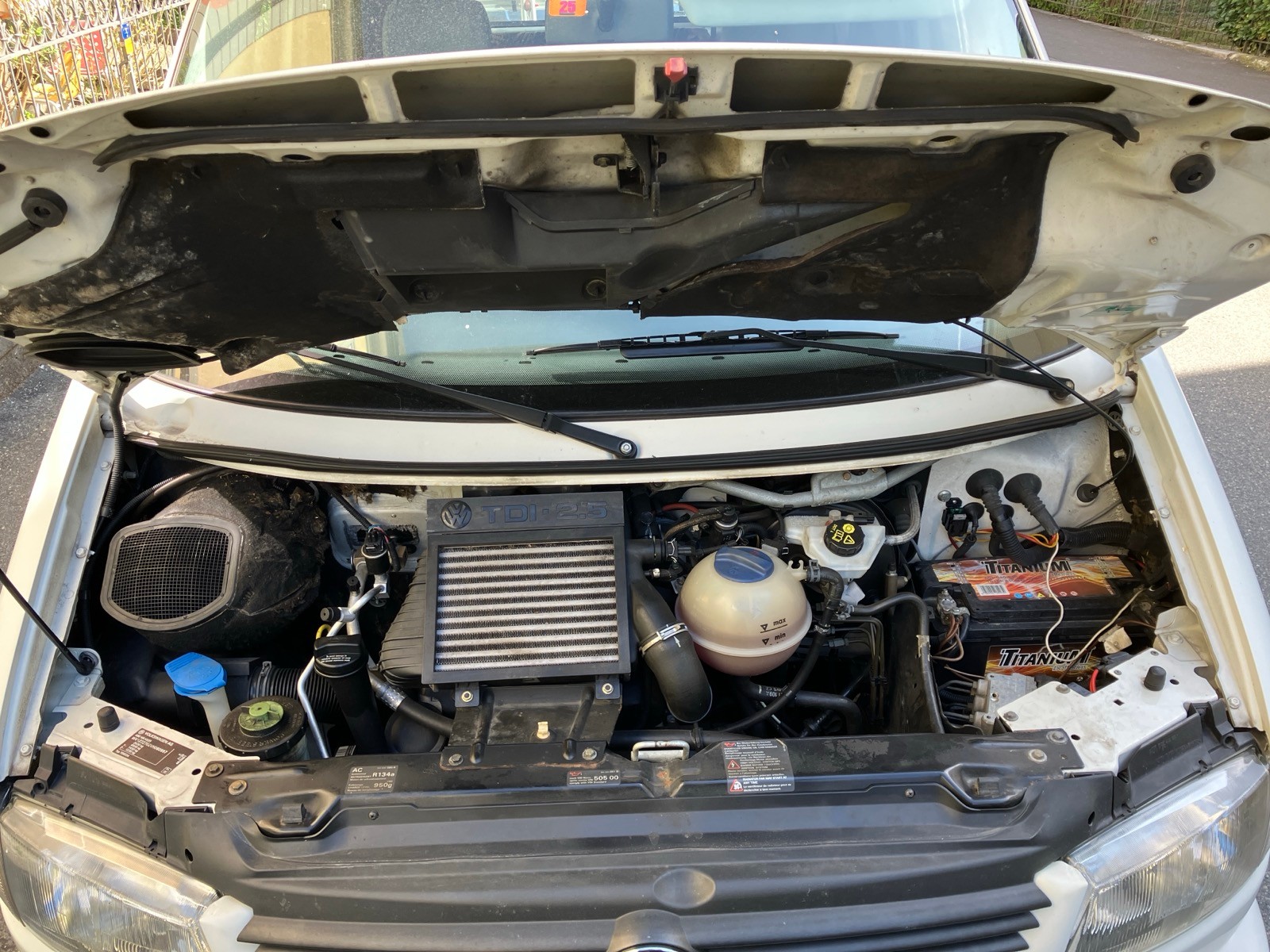 VW Carthago Malibu 2.5 TDI mit Hochdach-image-19
