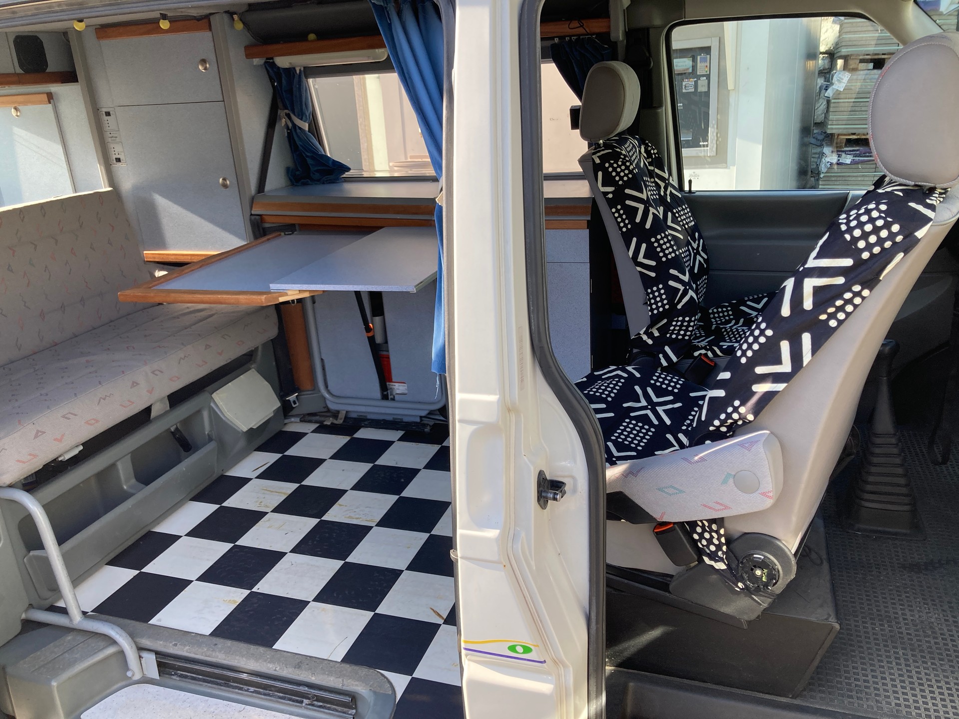 VW Carthago Malibu 2.5 TDI mit Hochdach-image-10
