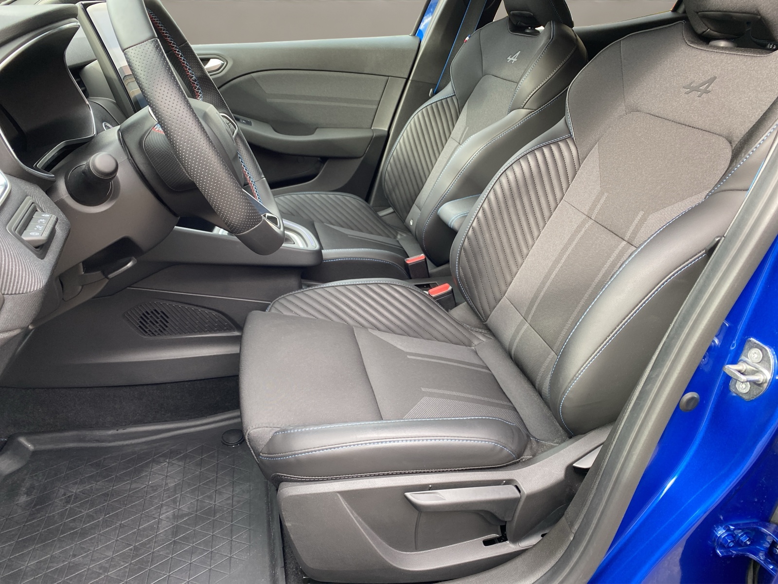 RENAULT Clio 1.6 E-Tech Esprit Alpine-image-8