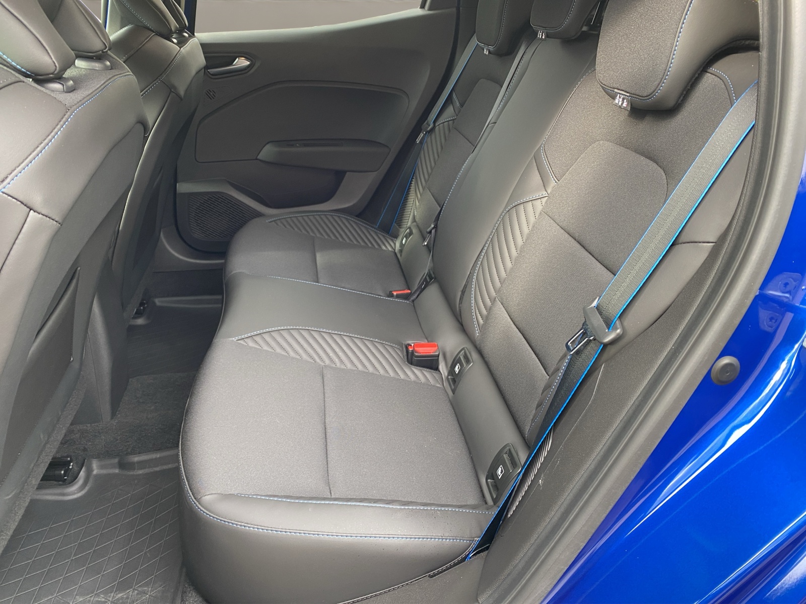 RENAULT Clio 1.6 E-Tech Esprit Alpine-image-9