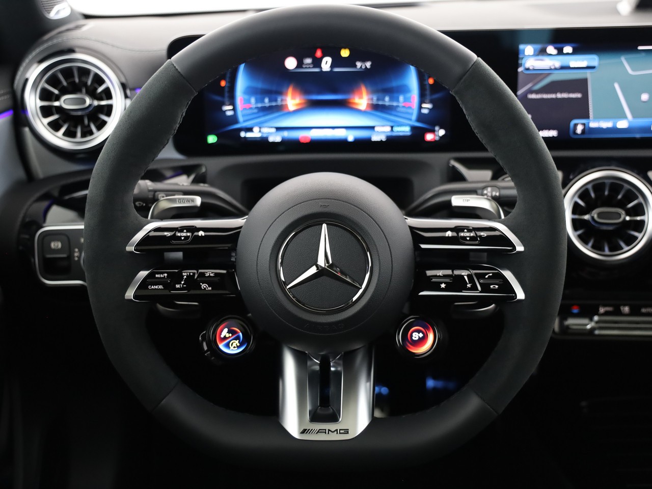 MERCEDES-BENZ A AMG 35 4Matic 8G-DCT-image-5