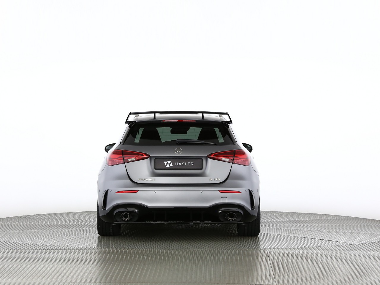 MERCEDES-BENZ A AMG 35 4Matic 8G-DCT-showroom-element-3