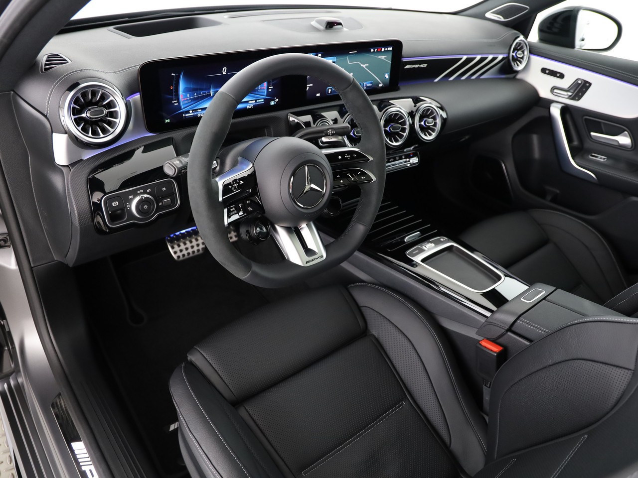 MERCEDES-BENZ A AMG 35 4Matic 8G-DCT-image-7