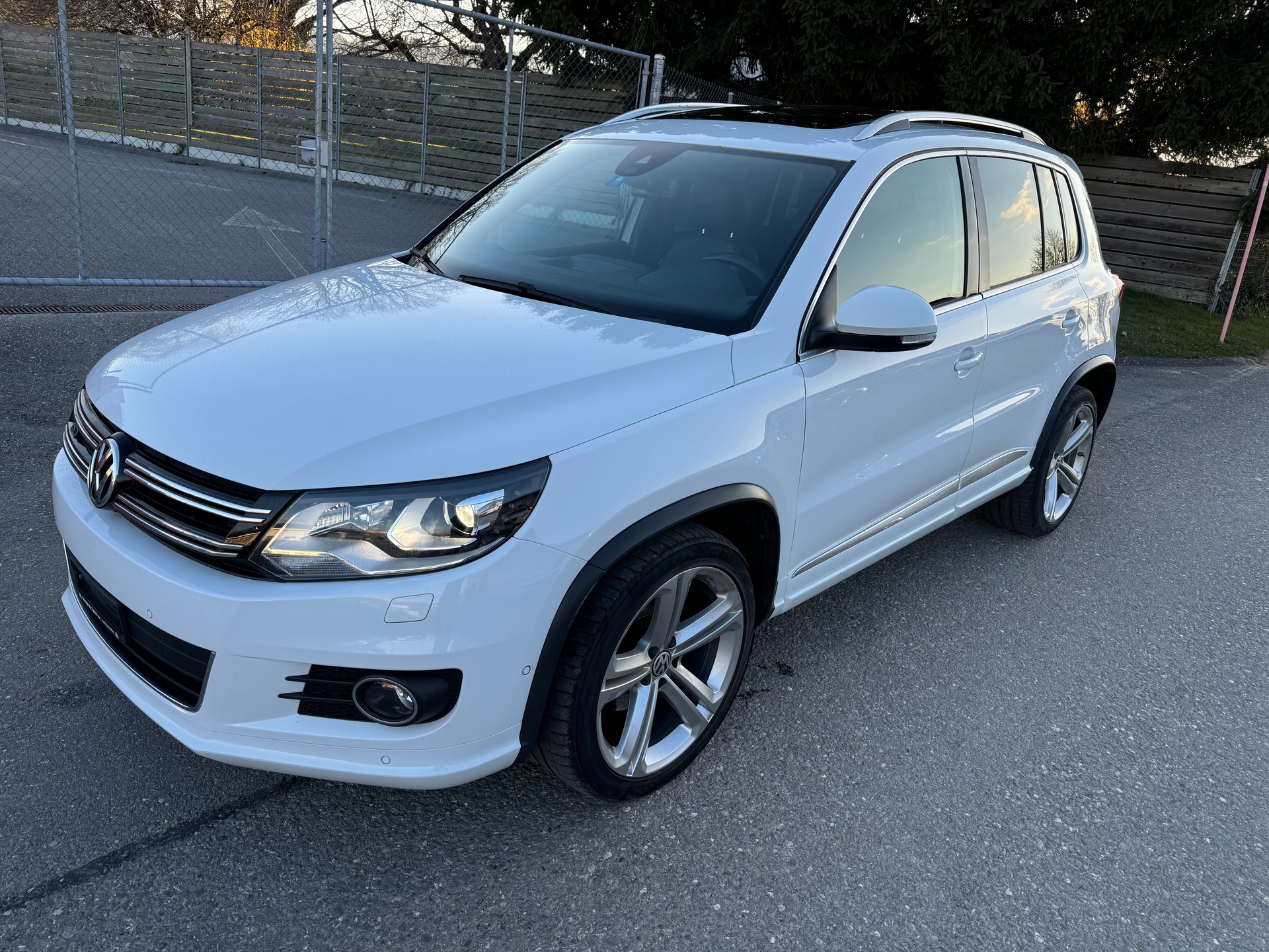 VW Tiguan 2.0 TDI BMT R-Line Design 4Motion DSG