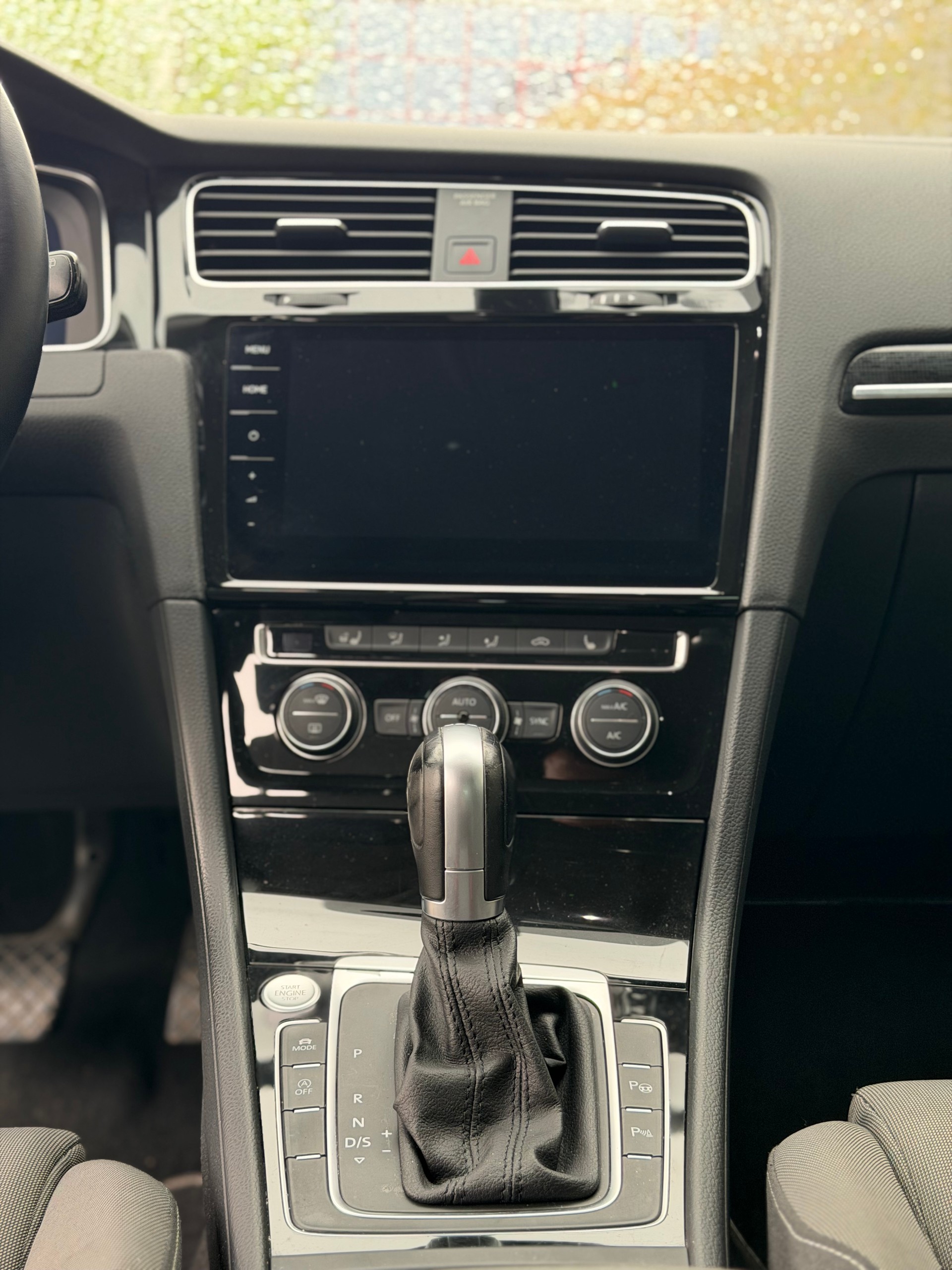 VW Golf 2.0 TDI Highline 4Motion DSG-image-8