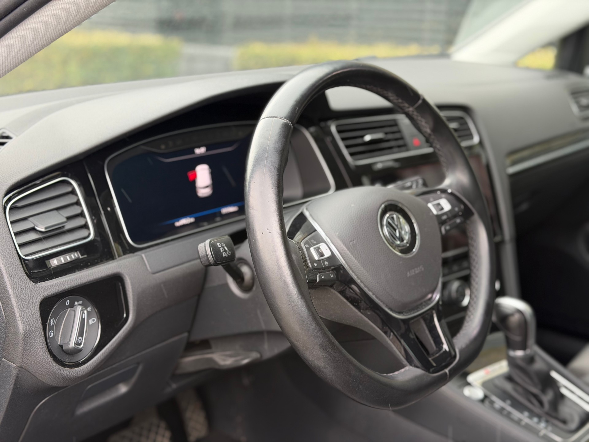 VW Golf 2.0 TDI Highline 4Motion DSG-image-9
