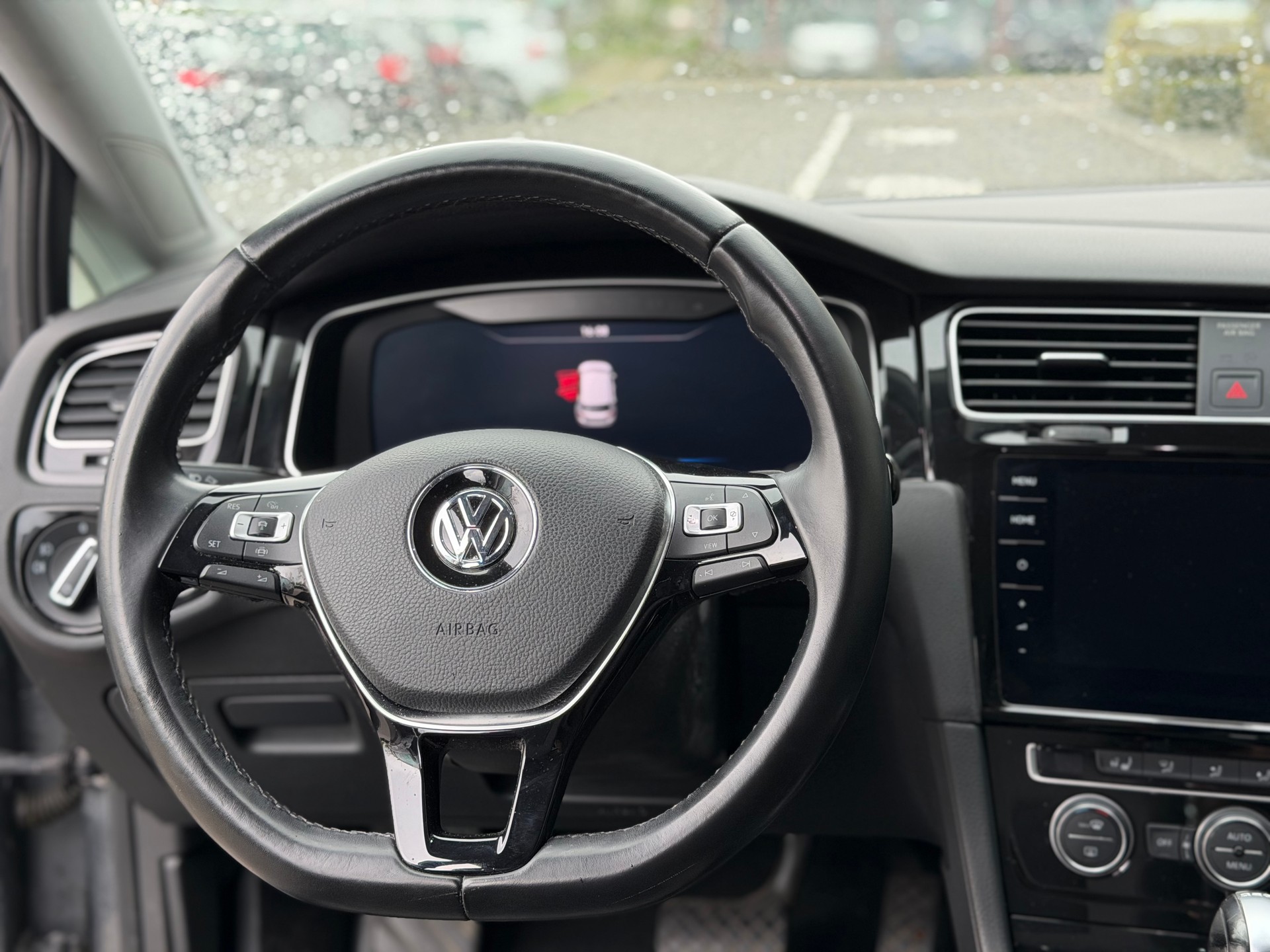 VW Golf 2.0 TDI Highline 4Motion DSG-image-11