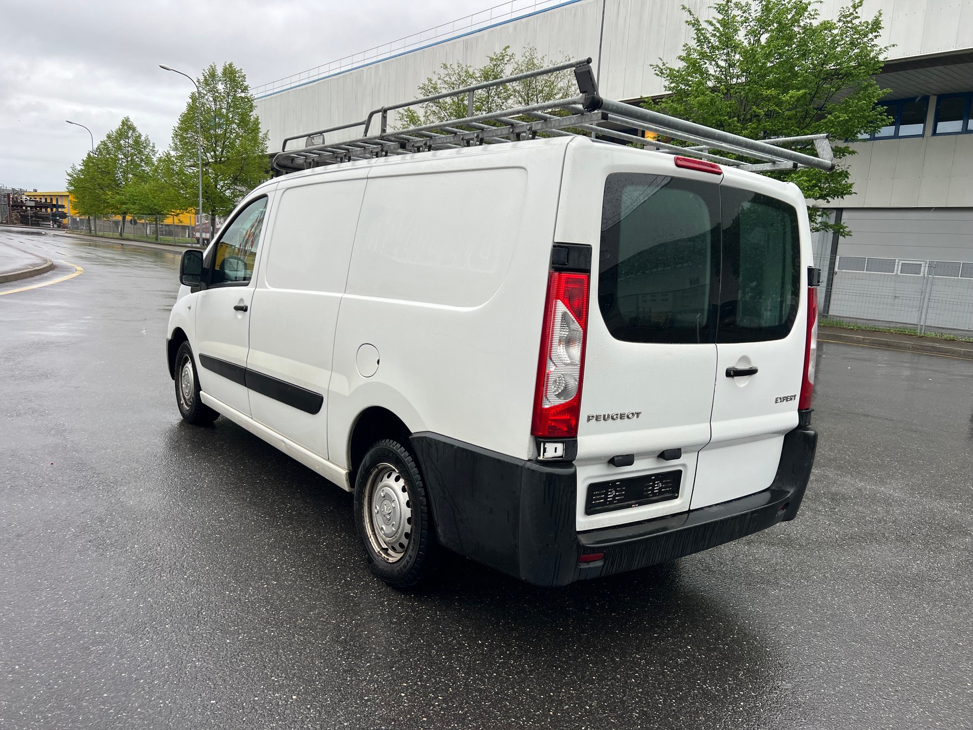 PEUGEOT Expert 2.0 HDi 229 L2H1-image-3