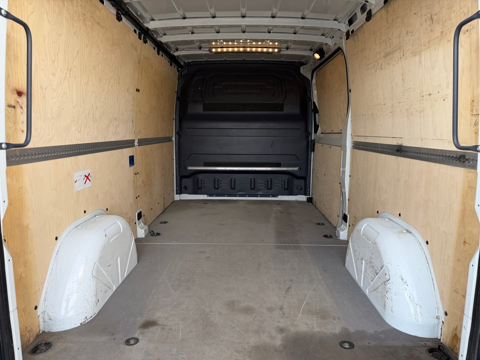 MERCEDES-BENZ Sprinter 314 CDI Standard L2H1 FWD-image-18