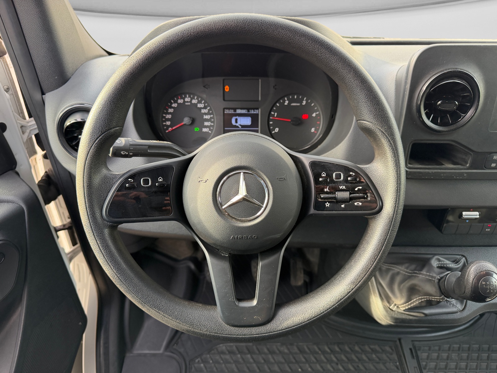 MERCEDES-BENZ Sprinter 314 CDI Standard L2H1 FWD-image-12