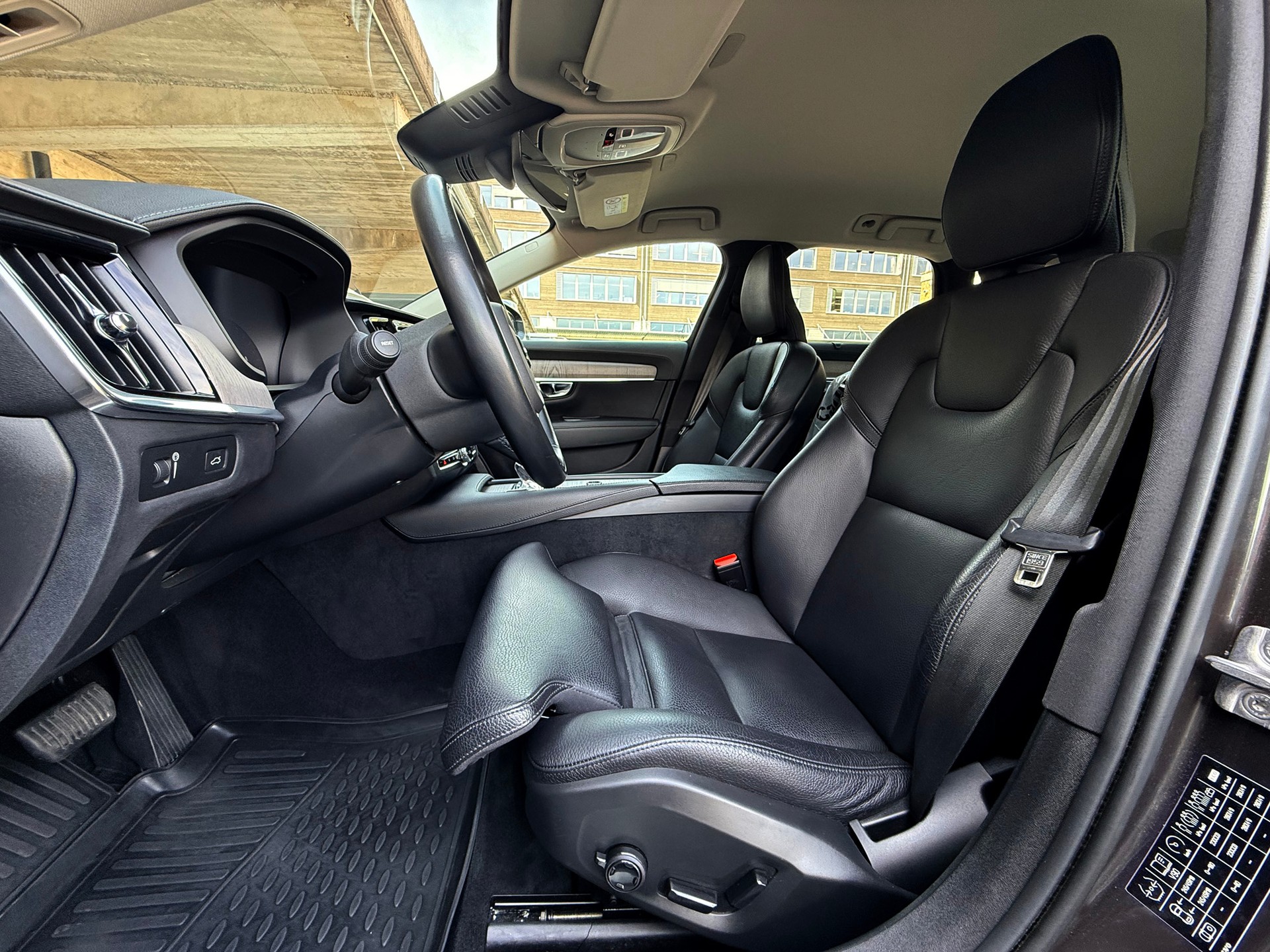 VOLVO V90 B6 AWD Benzin Mild Hybrid Inscription Geartronic-image-5