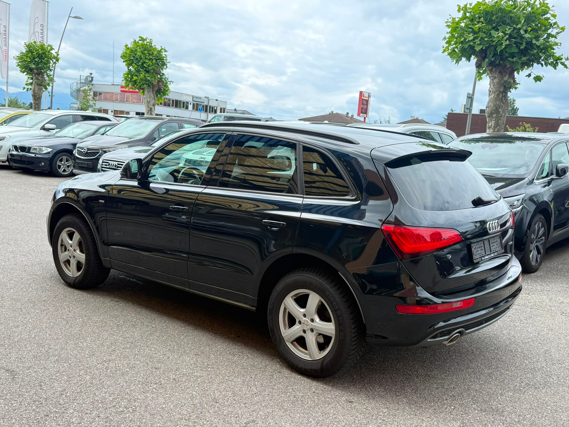 AUDI Q5 2.0 TDI quattro-image-5