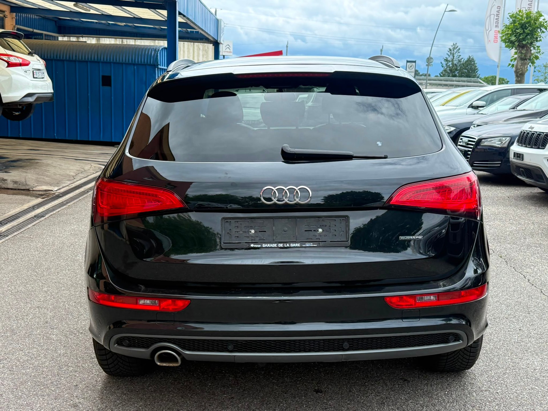 AUDI Q5 2.0 TDI quattro-image-8