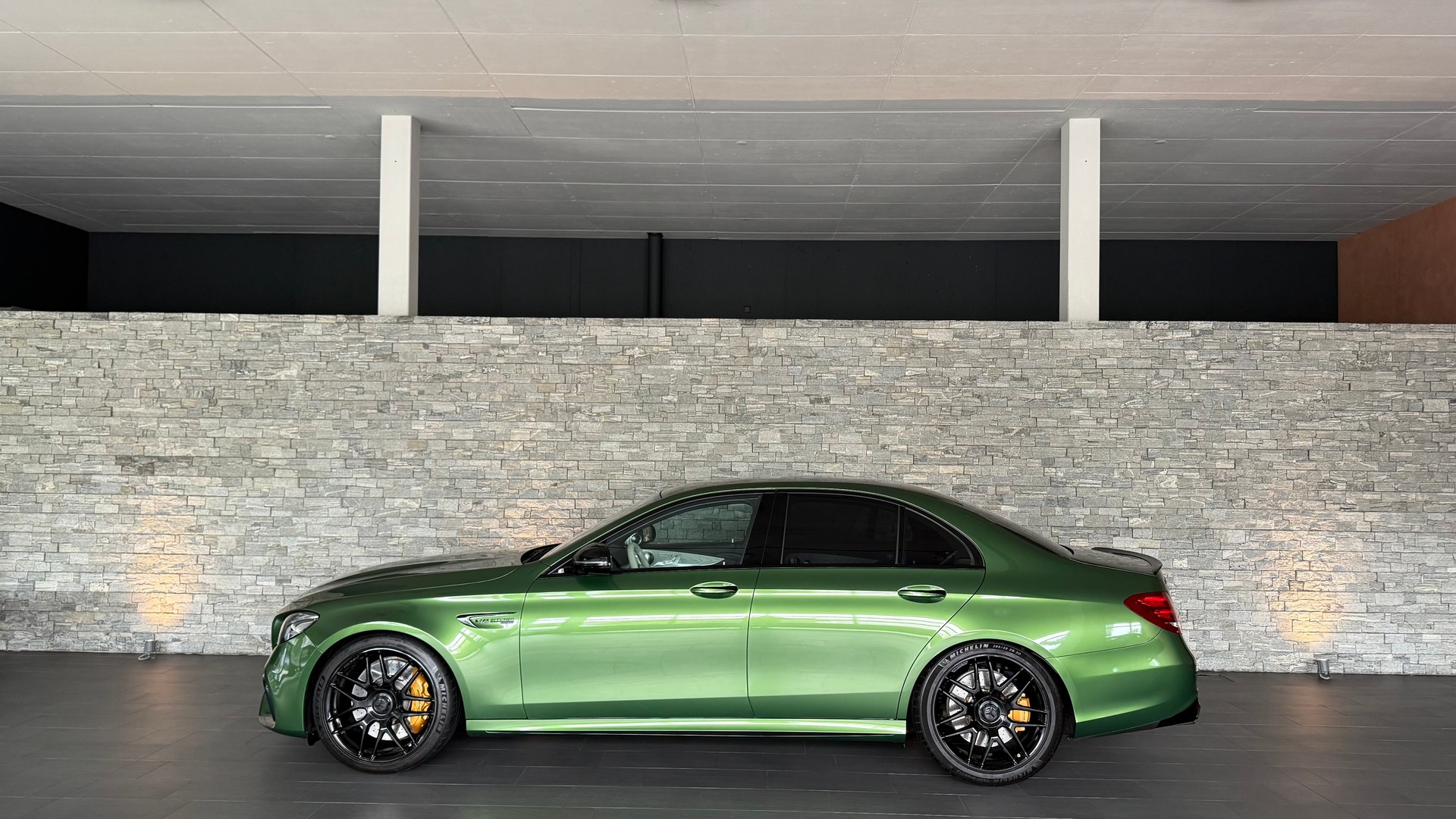 MERCEDES-BENZ E 63 AMG S 4Matic Speedshift MCT-showroom-element-1
