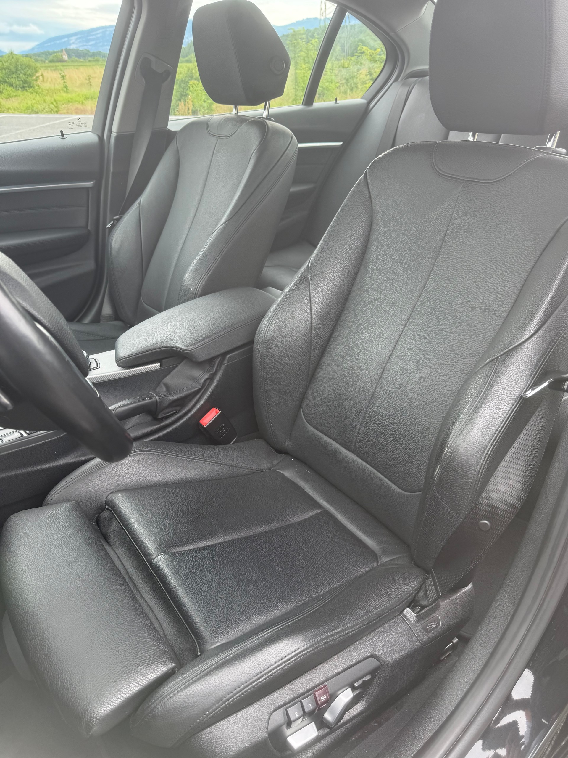BMW 320d xDrive Edition Sport Line Steptronic-image-14