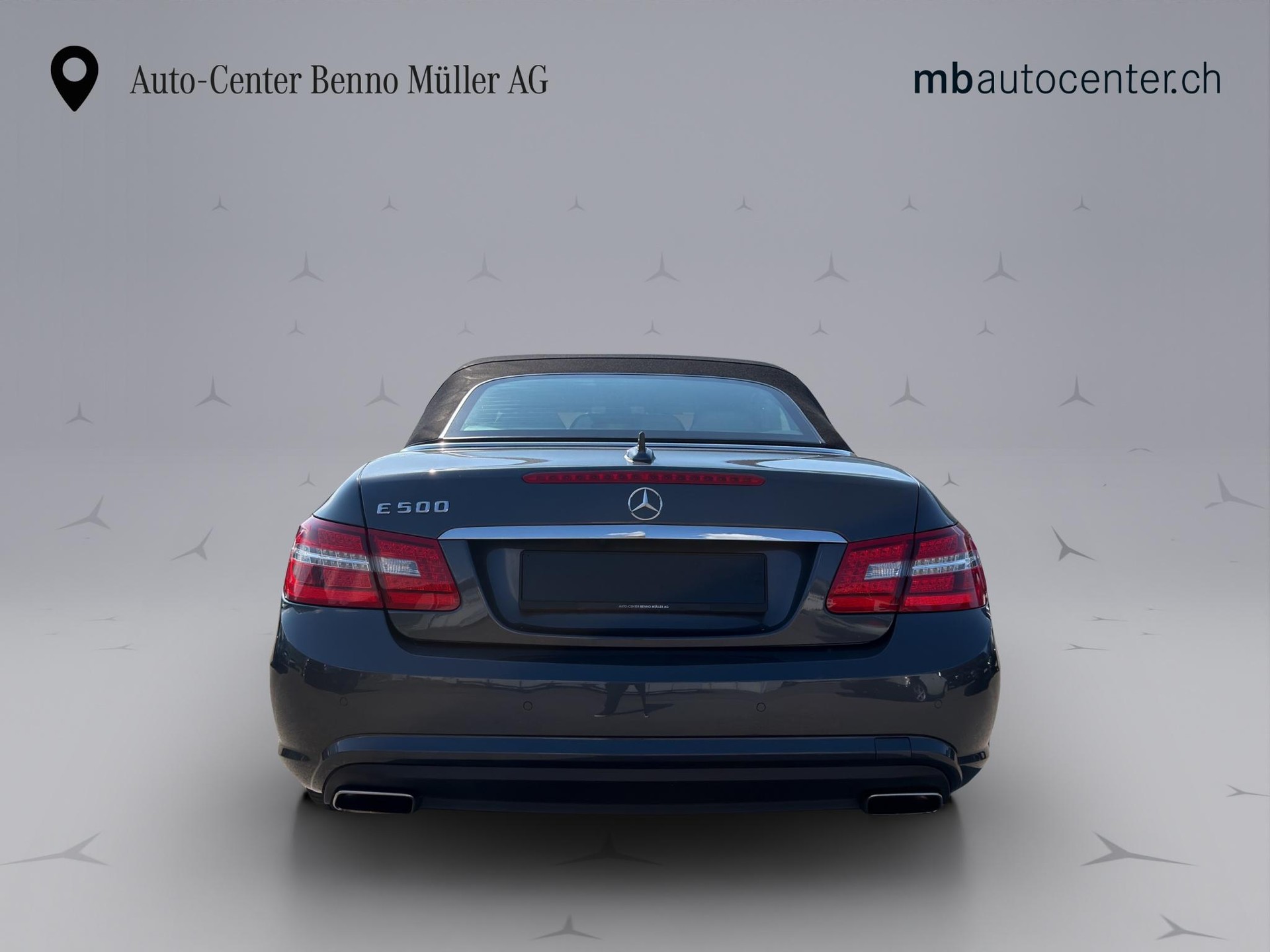 MERCEDES-BENZ E 500 V8 BlueEF Cabriolet-showroom-element-3