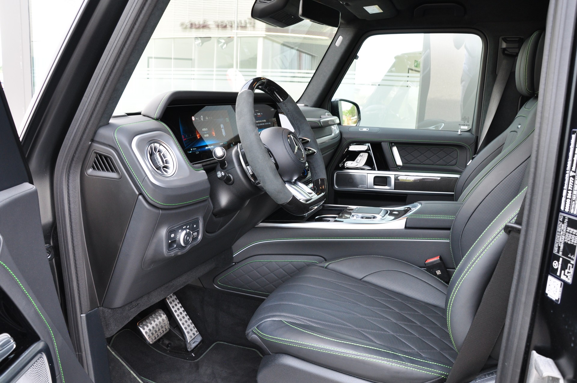 MERCEDES-BENZ G 63 AMG 9G-Tronic-image-18