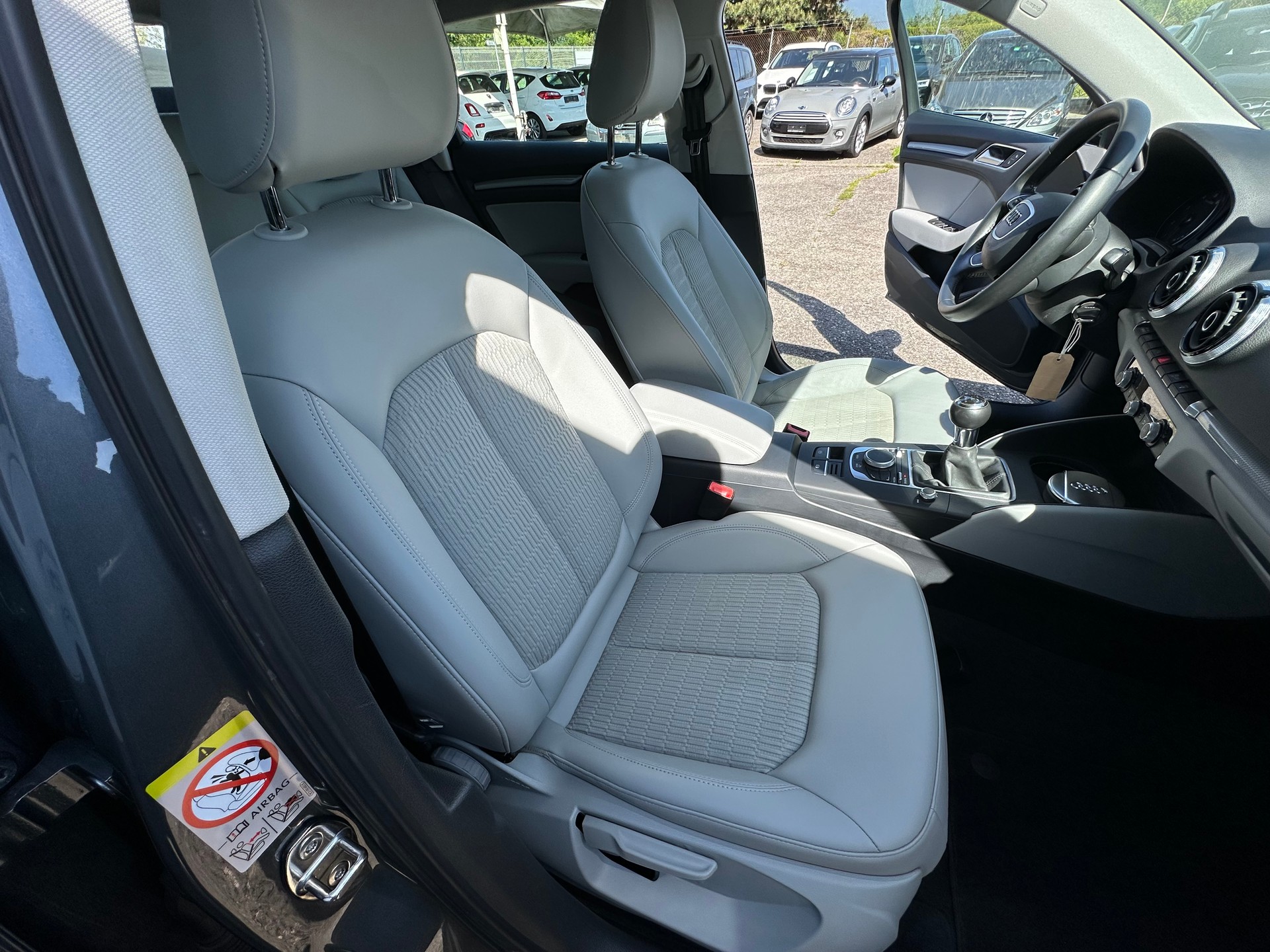 AUDI A3 Sportback 1.4 TFSI Ambition-image-17