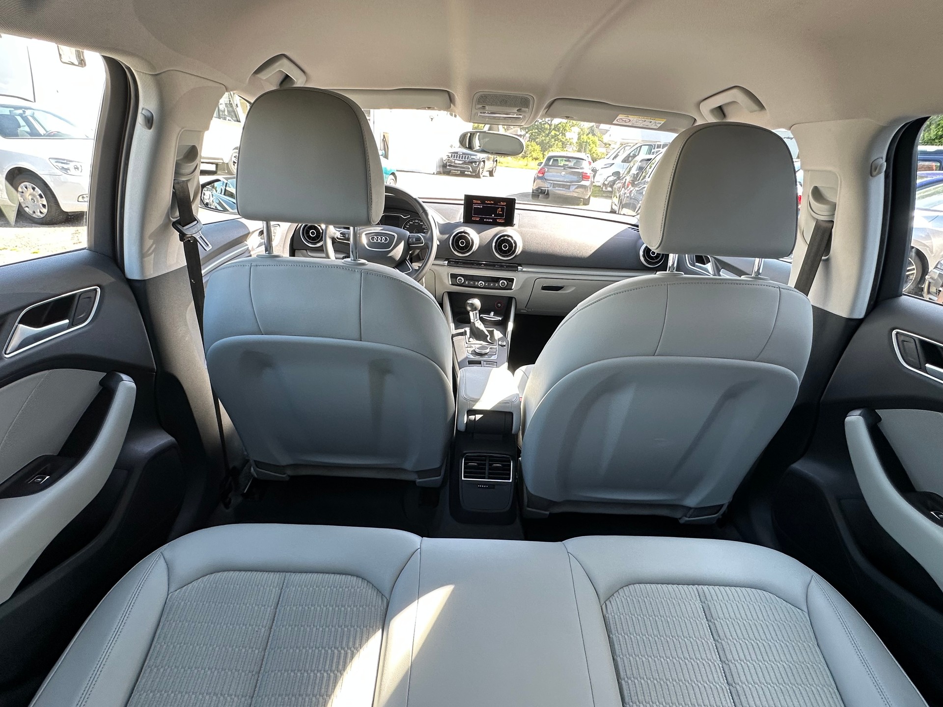 AUDI A3 Sportback 1.4 TFSI Ambition-image-8