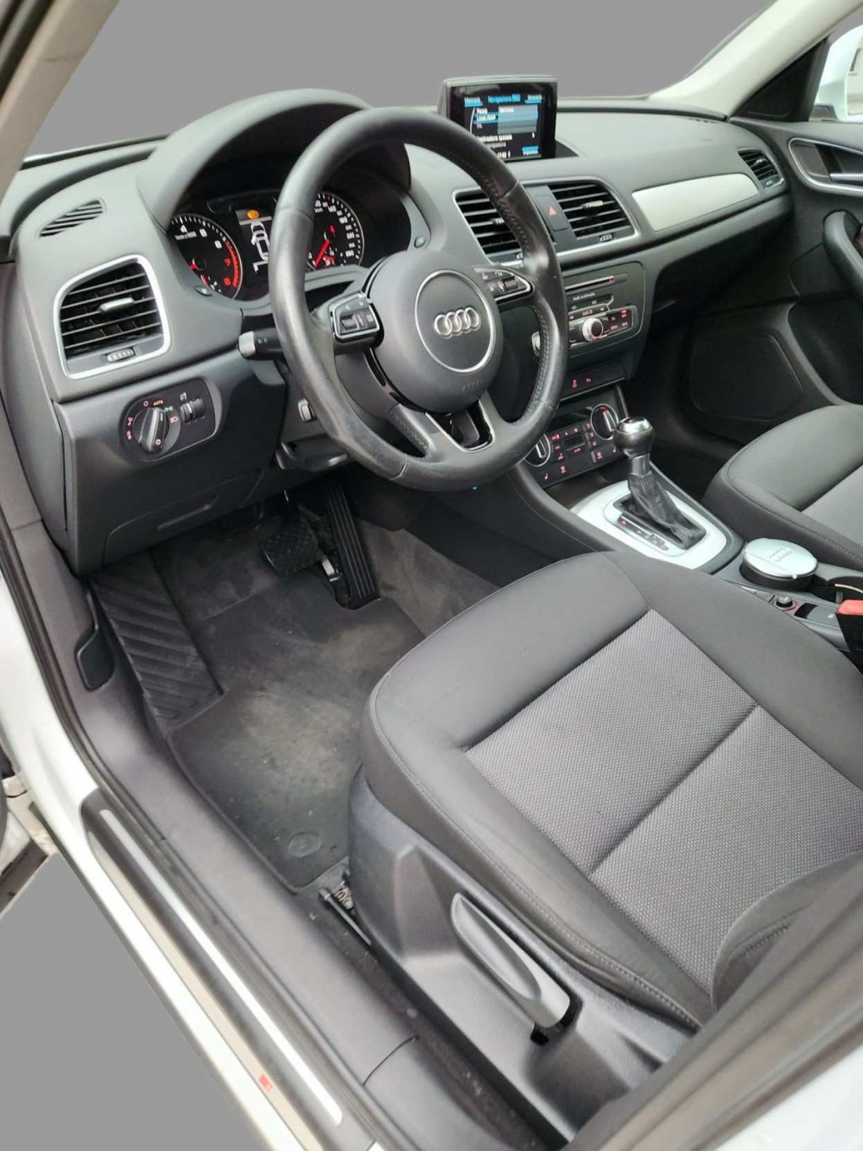 AUDI Q3 1.4 TFSI sport S-tronic-image-12