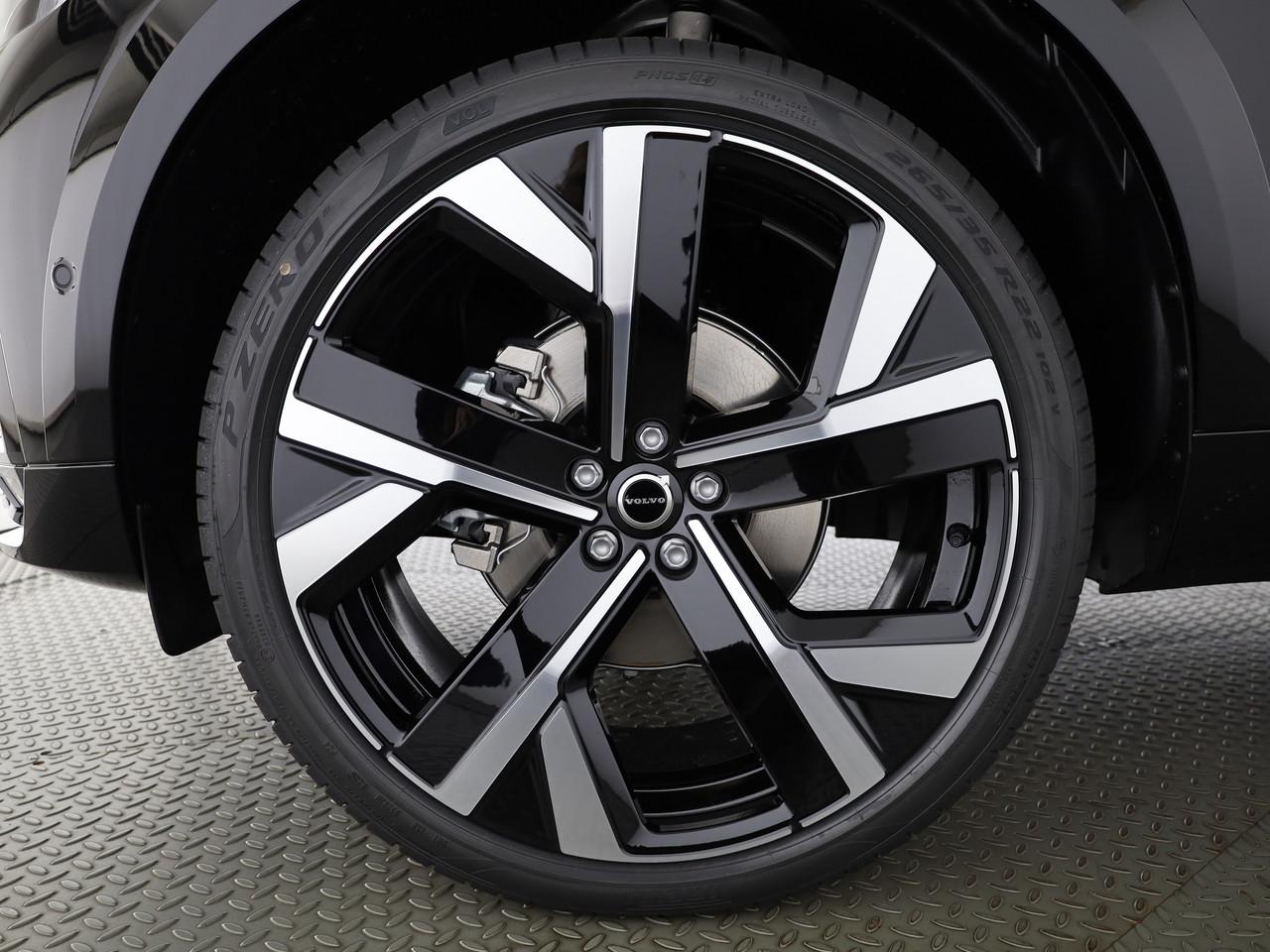 VOLVO XC60 2.0 B5 MH Black Edition AWD-image-5