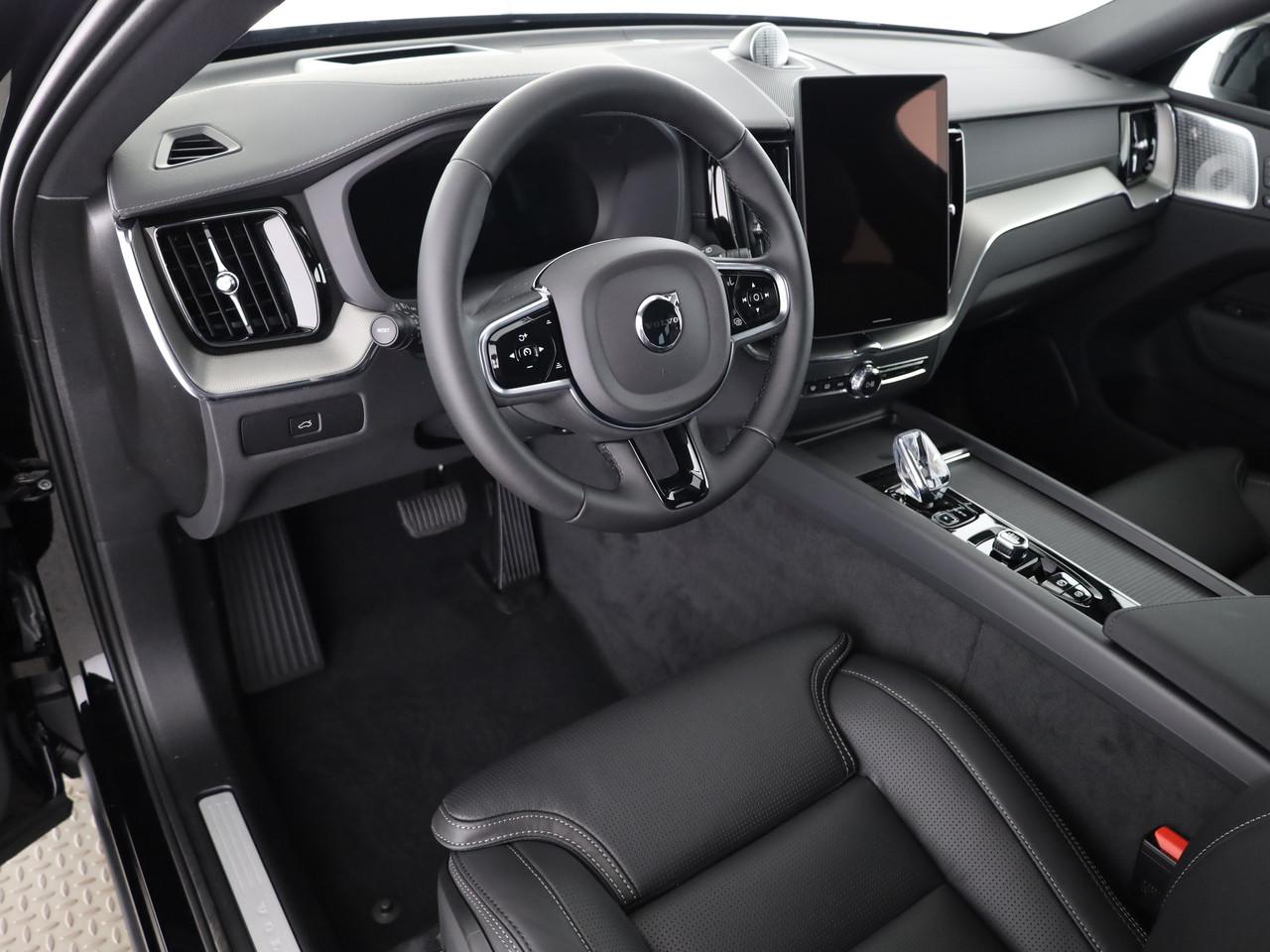 VOLVO XC60 2.0 B5 MH Black Edition AWD-image-7