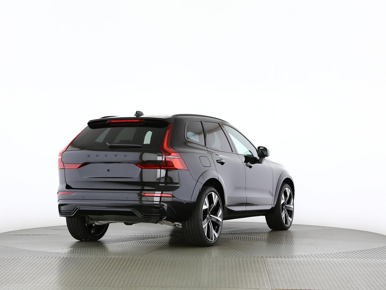 VOLVO XC60 2.0 B5 MH Black Edition AWD-showroom-element-1