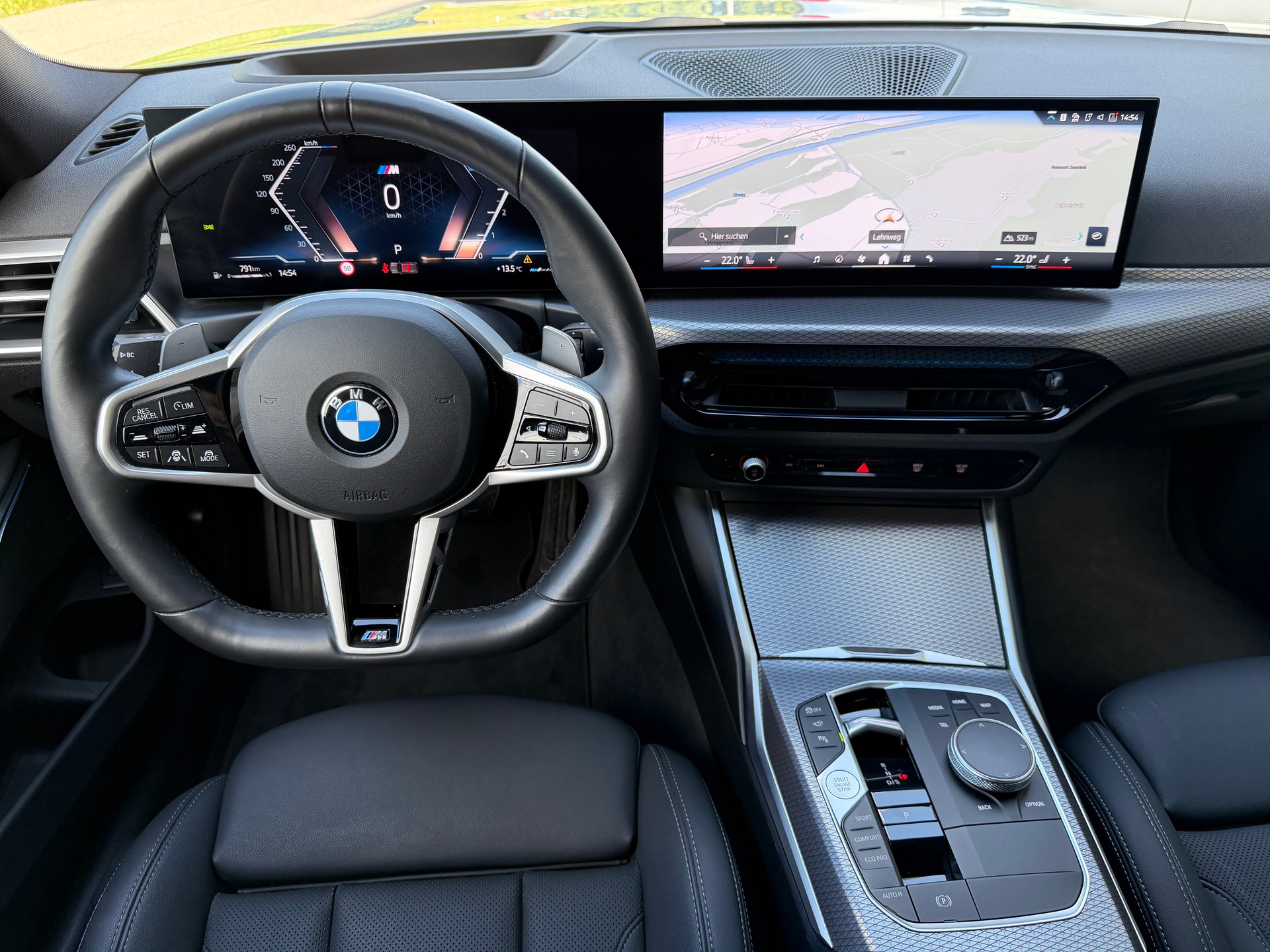 BMW 320d xDrive 48V Touring Steptronic M Sport-image-19
