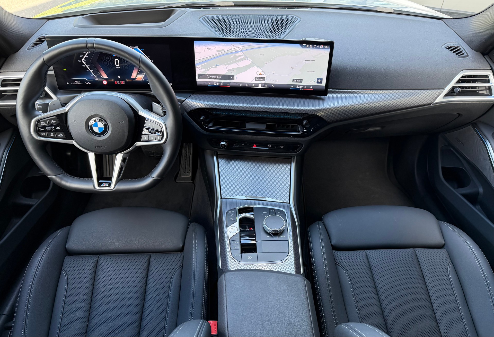 BMW 320d xDrive 48V Touring Steptronic M Sport-image-18