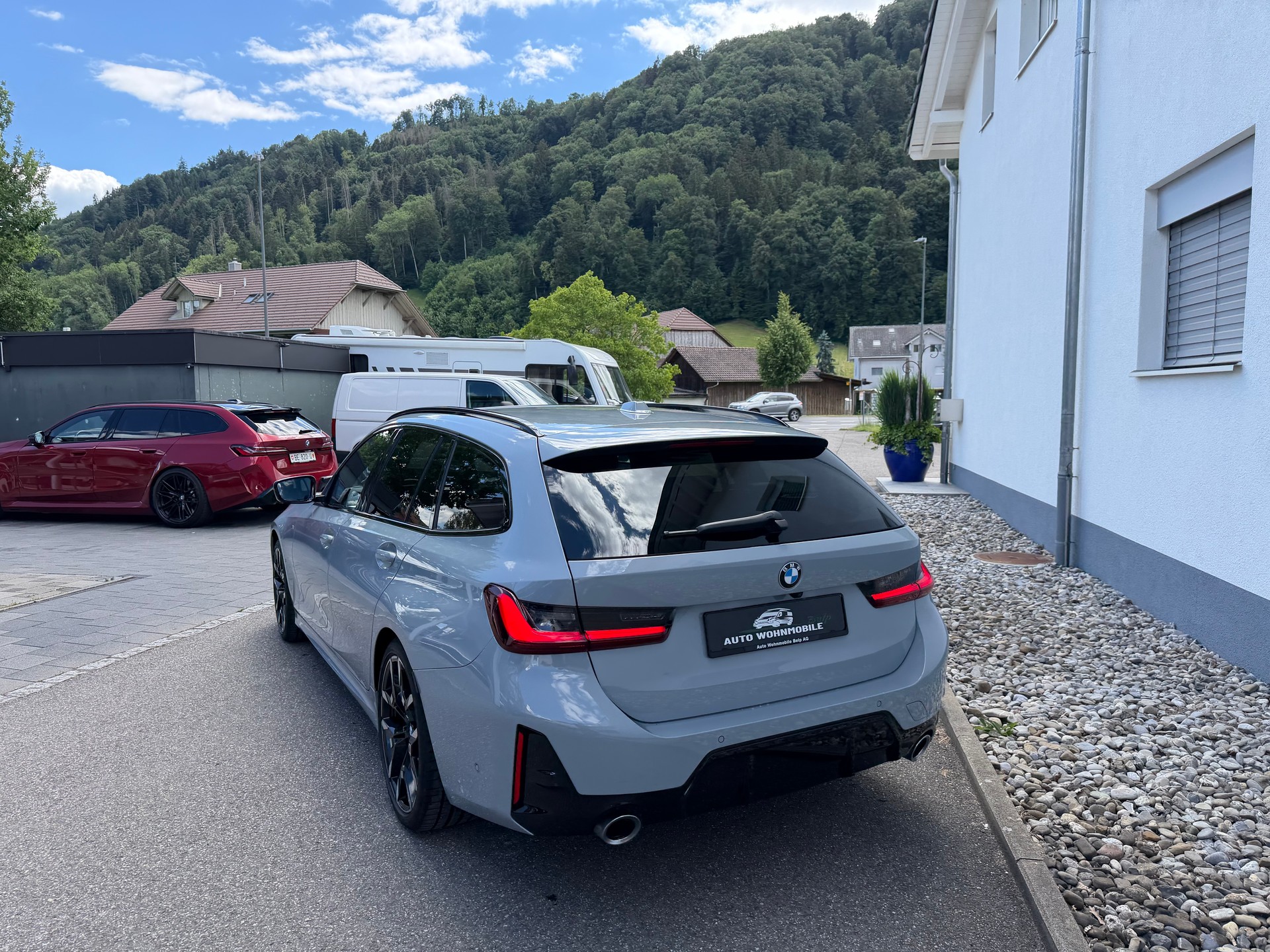 BMW 320d xDrive 48V Touring Steptronic M Sport-image-14