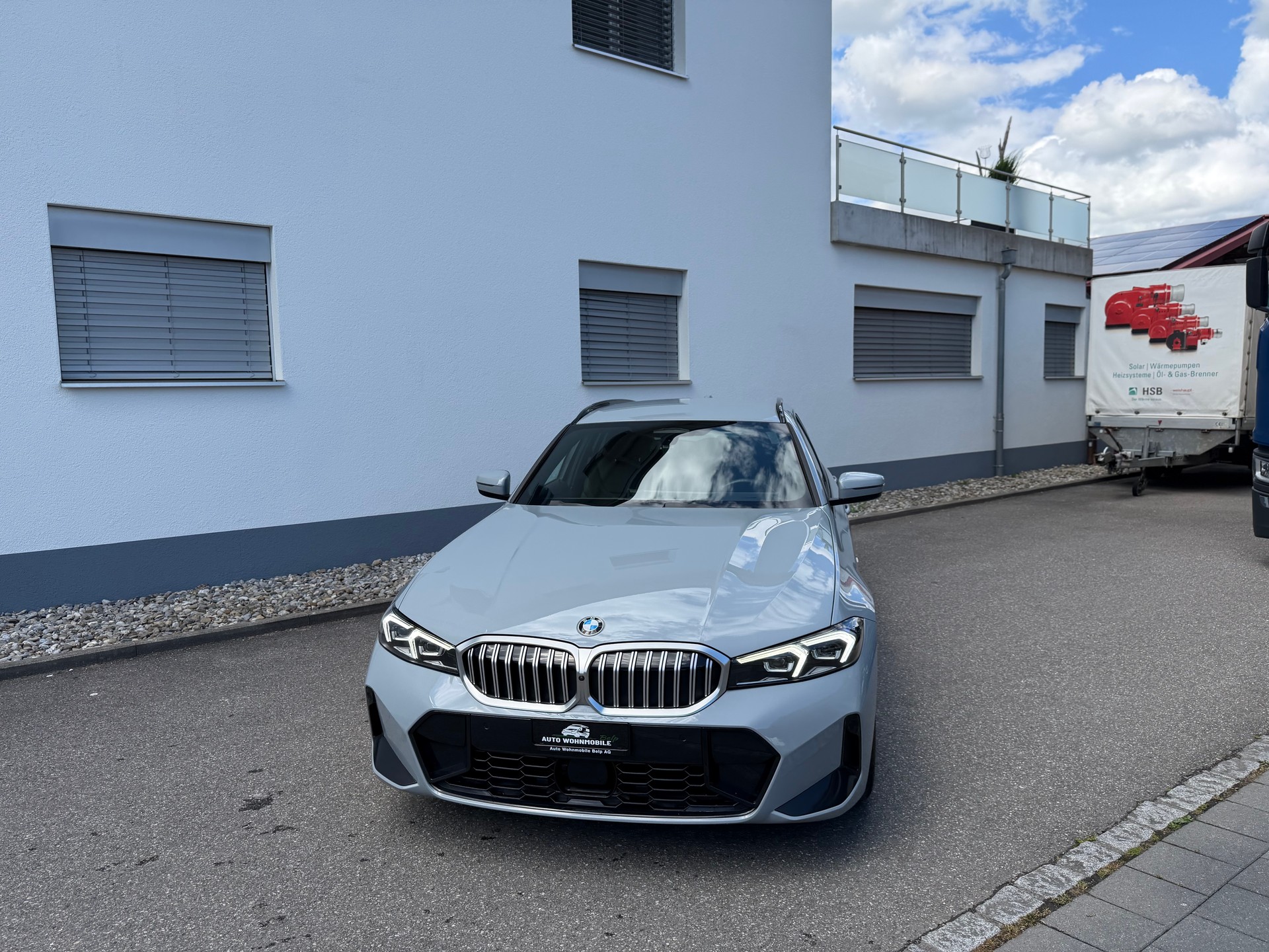BMW 320d xDrive 48V Touring Steptronic M Sport-image-8