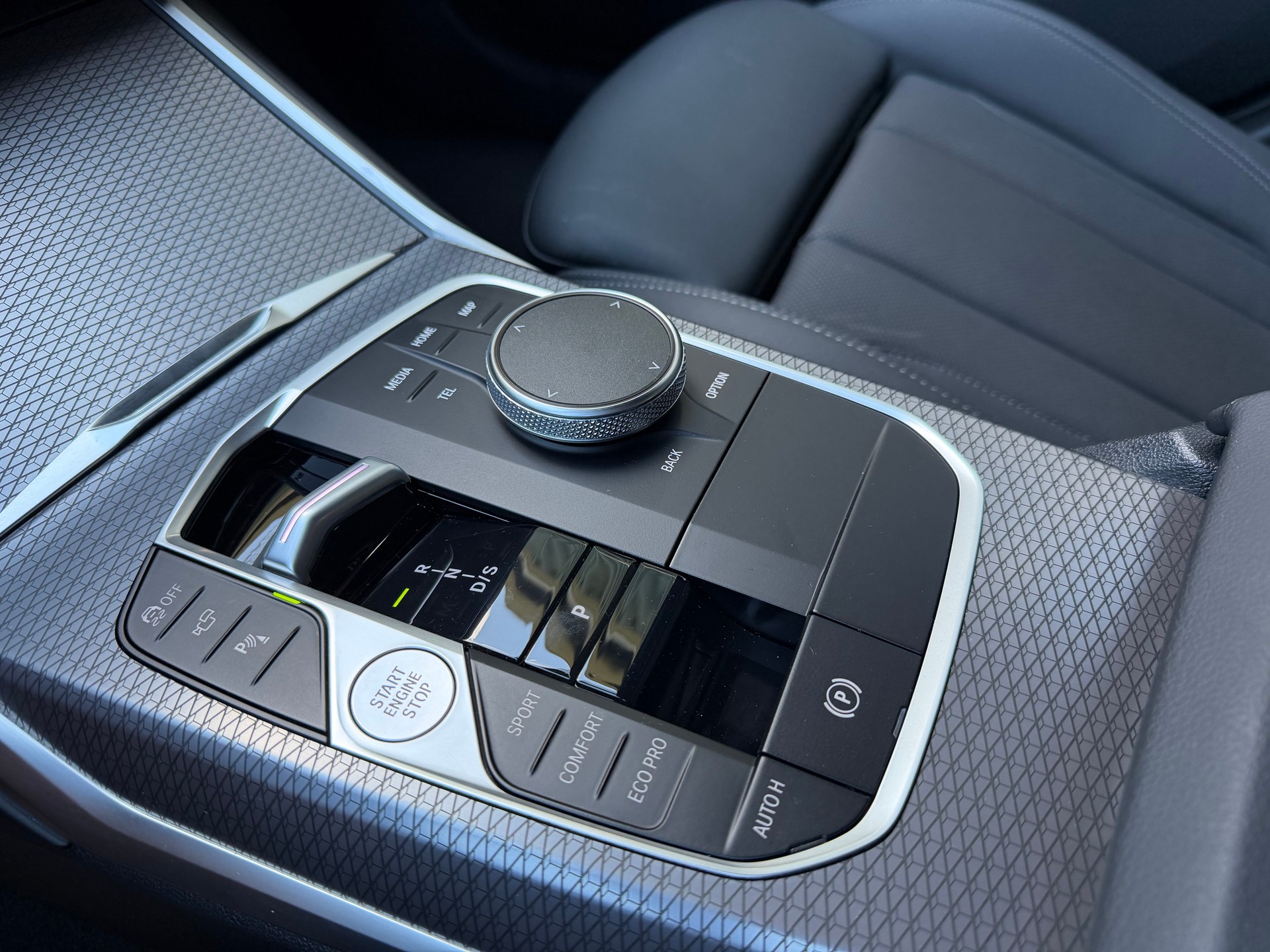 BMW 320d xDrive 48V Touring Steptronic M Sport-image-26