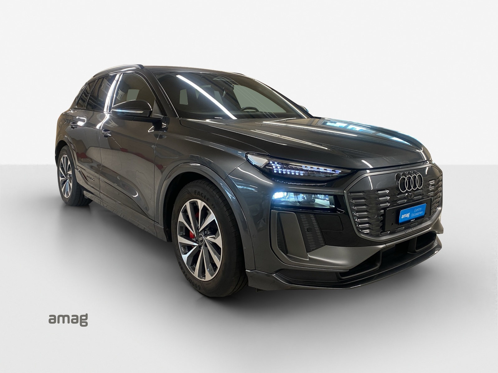 AUDI Q6 e-tron quattro-image-5