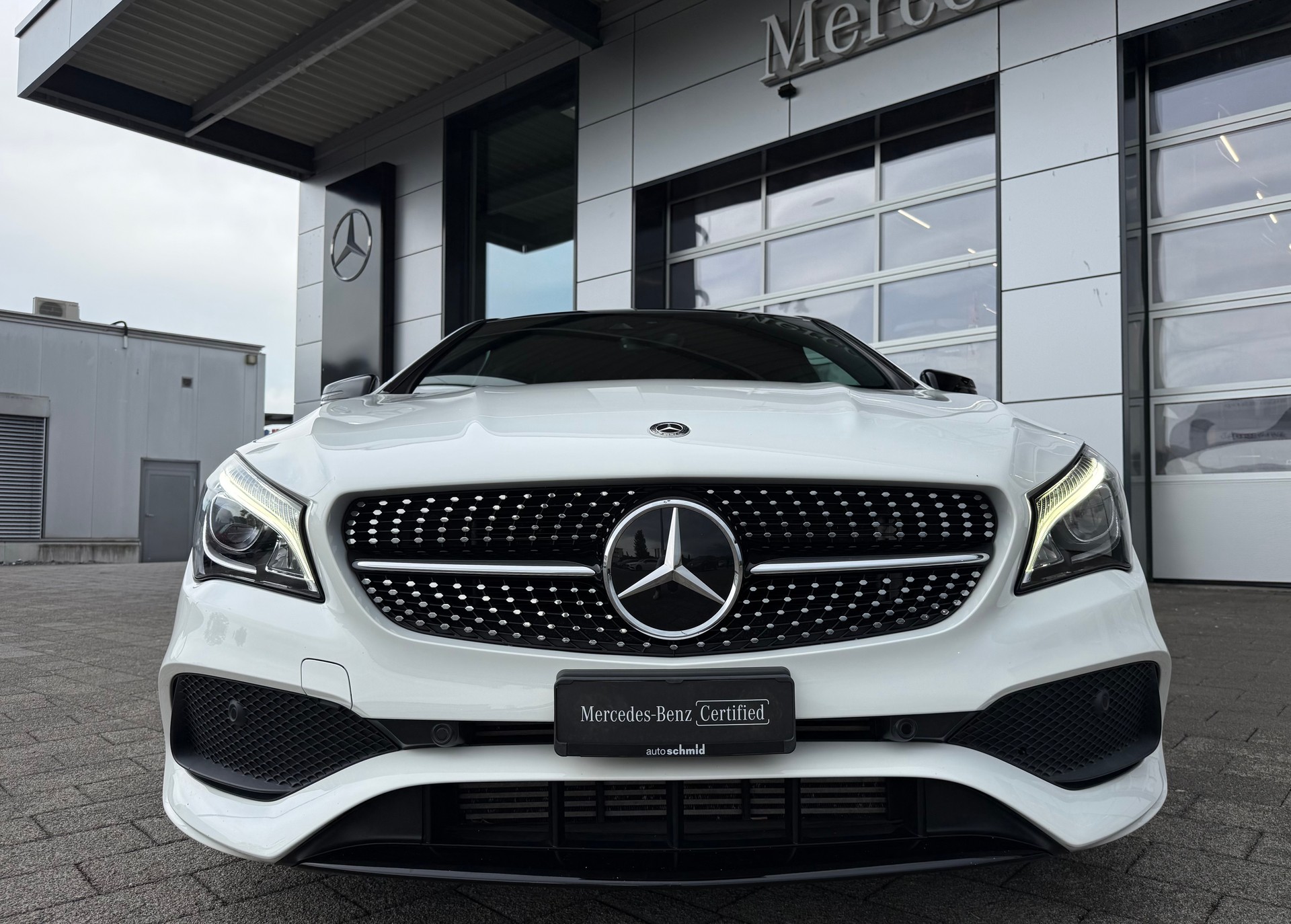 MERCEDES-BENZ CLA Shooting Brake 250 AMG Line 4Matic 7G-DCT-showroom-element-2