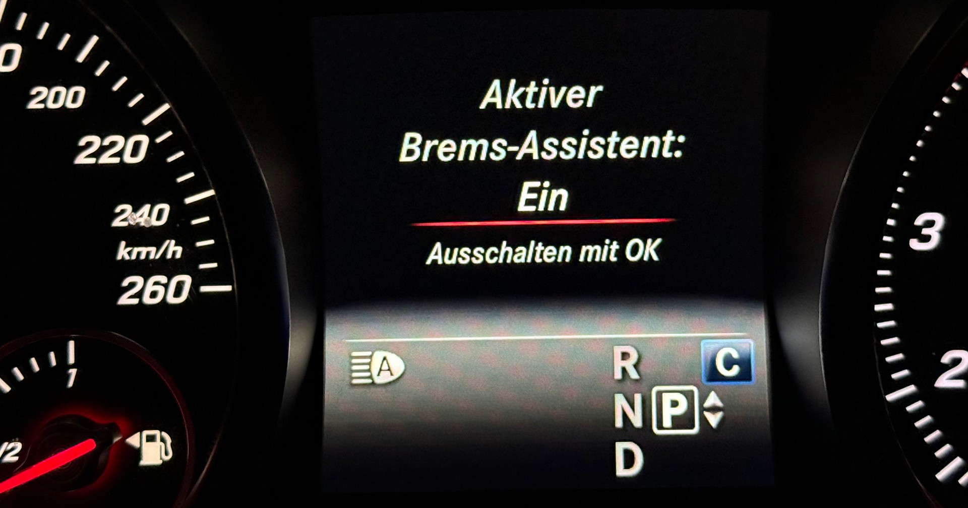 MERCEDES-BENZ CLA Shooting Brake 250 AMG Line 4Matic 7G-DCT-image-10