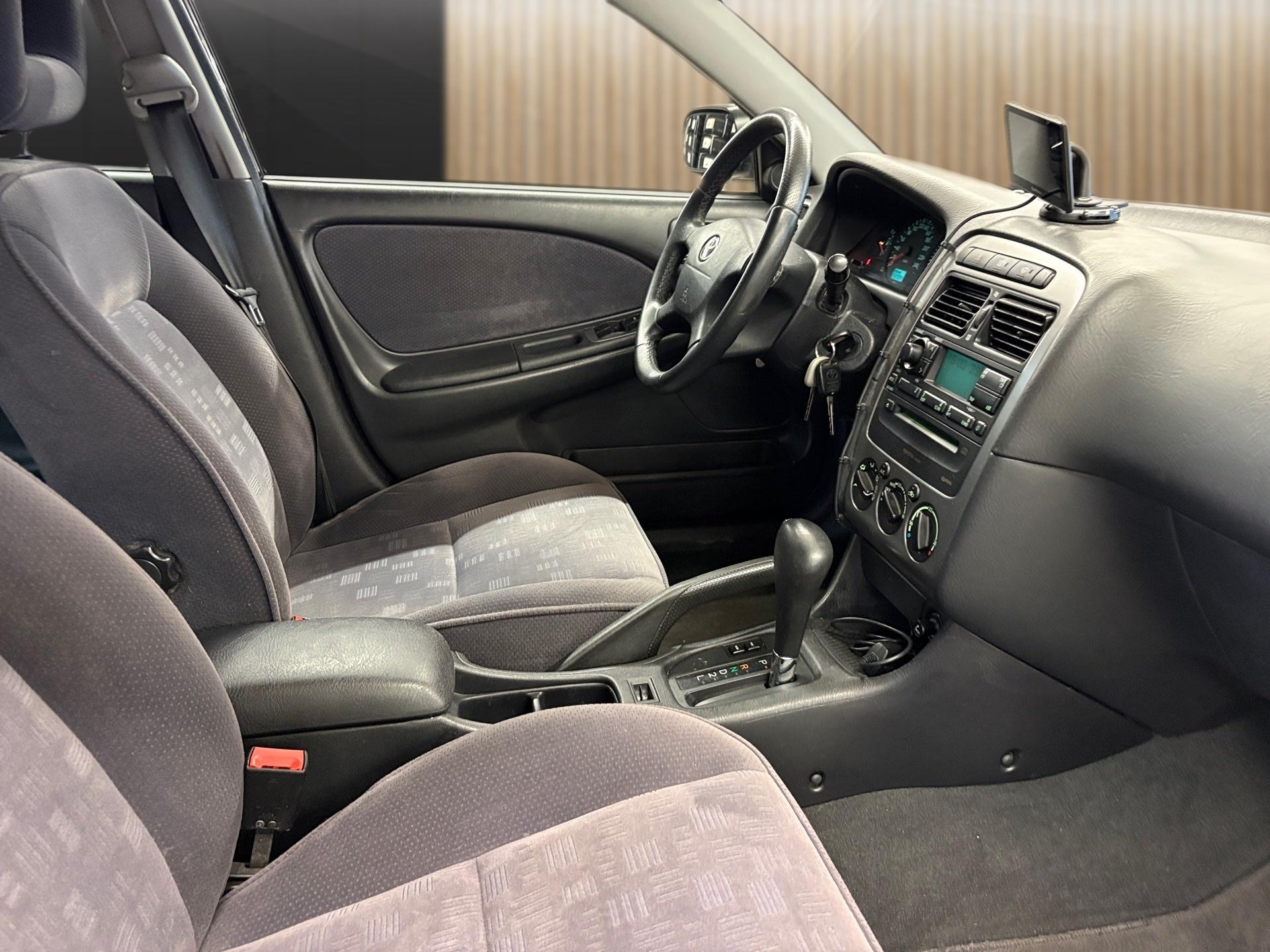 TOYOTA Avensis Sedan 2.0 D4 Linea Sol-image-14