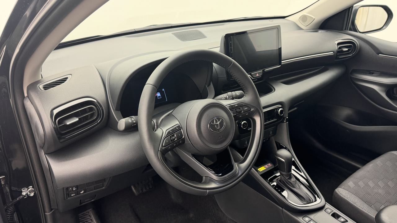 TOYOTA Yaris 1.5 Sport e-CVT-image-6