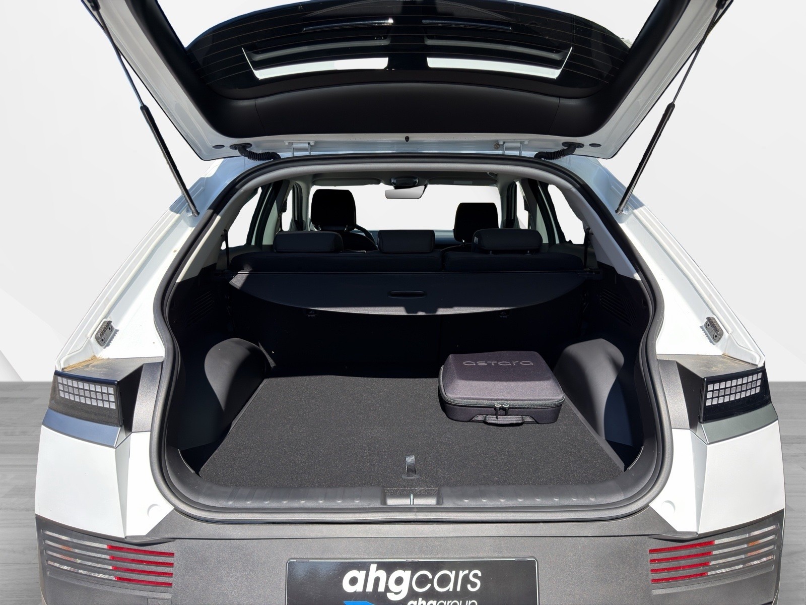HYUNDAI Ioniq 5 77kWh Origo 4WD-image-8