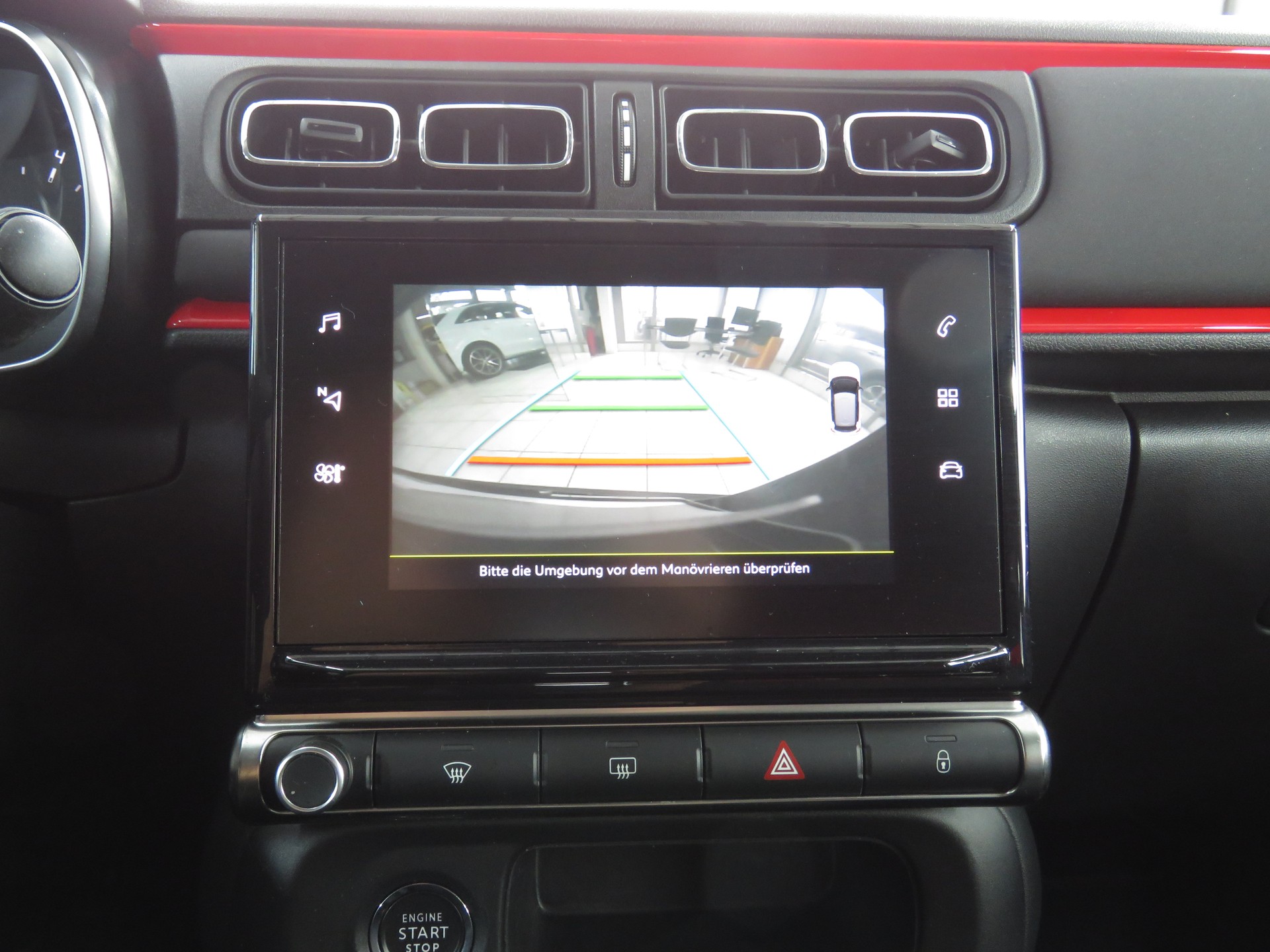 CITROEN C3 1.2i PureTech Shine EAT6 (Automat)-image-16